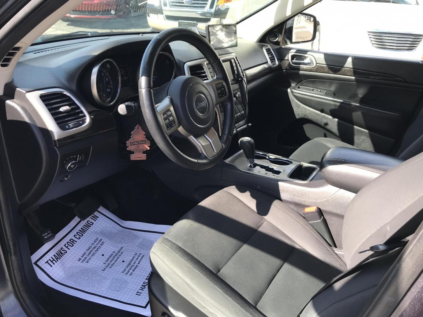 2013 Gray /Black Jeep Grand Cherokee Laredo 4WD (1C4RJFAG6DC) with an 3.6L V6 DOHC 24V engine, 5-Speed Automatic transmission, located at 577 Chester Pike, Prospect Park, PA, 19076, (610) 237-1015, 39.886154, -75.302338 - 2013 Jeep Grand Cherokee Laredo: Backup camera, new PA inspection, SUPER CLEAN, runs LIKE NEW! This vehicle comes inspected and has been given a bumper to bumper safety check. It is very clean, reliable, and well maintained. We offer a unique pay plan that is known for being the easiest and faste- Photo#7