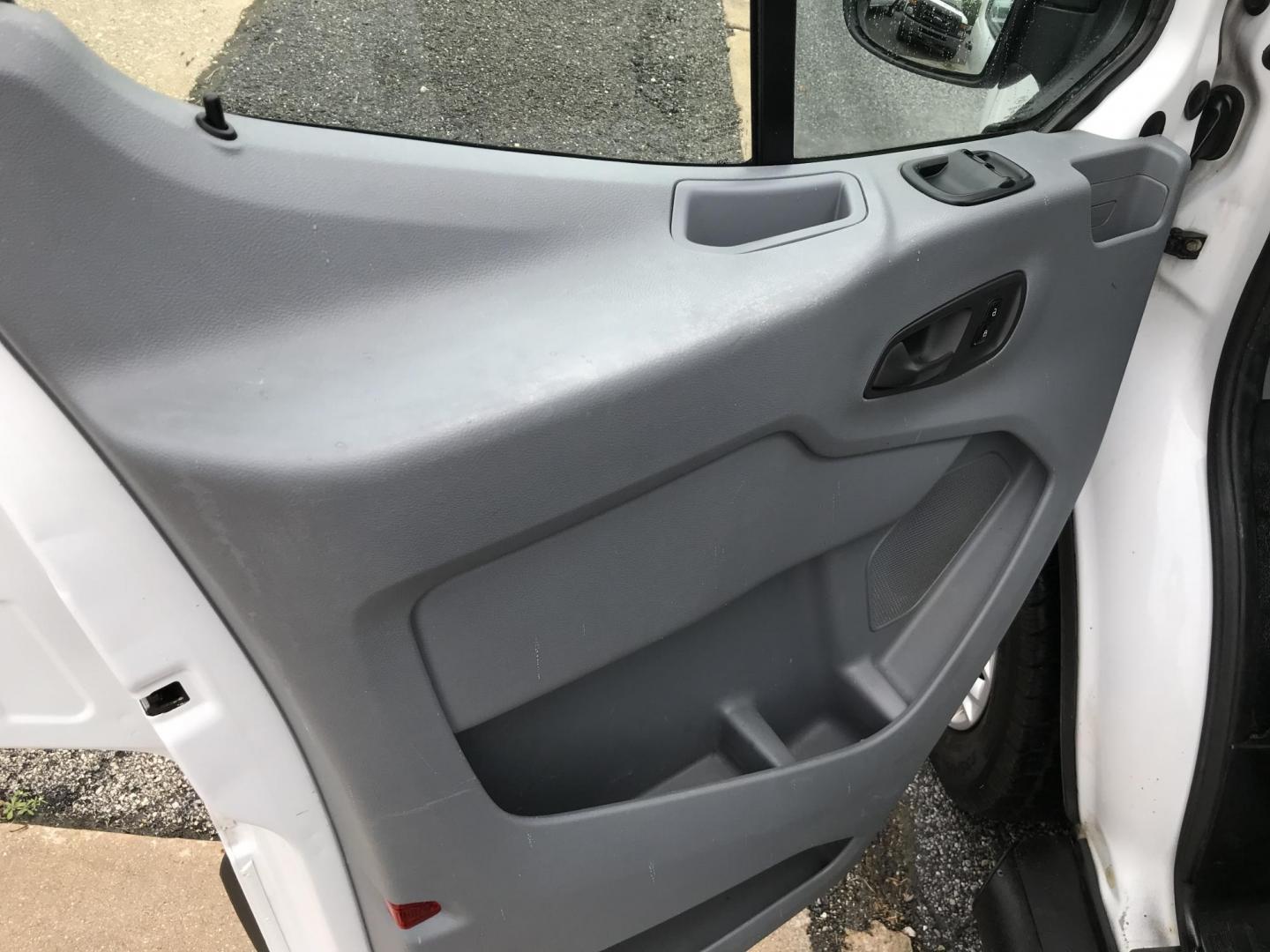 2016 White /Gray Ford Transit 250 Van Low Roof 60/40 Pass.130-in. WB (1FTYR1ZM8GK) with an 3.7L V6 DOHC 24V engine, 6A transmission, located at 577 Chester Pike, Prospect Park, PA, 19076, (610) 237-1015, 39.886154, -75.302338 - 2016 Ford Transit 250: Ladder racks, shelving, backup camera, new PA inspection, FLEET MAINTAINED, runs LIKE NEW! This vehicle comes inspected and has been given a bumper to bumper safety check. It is very clean, reliable, and well maintained. We offer a unique pay plan that is known for being th - Photo#7