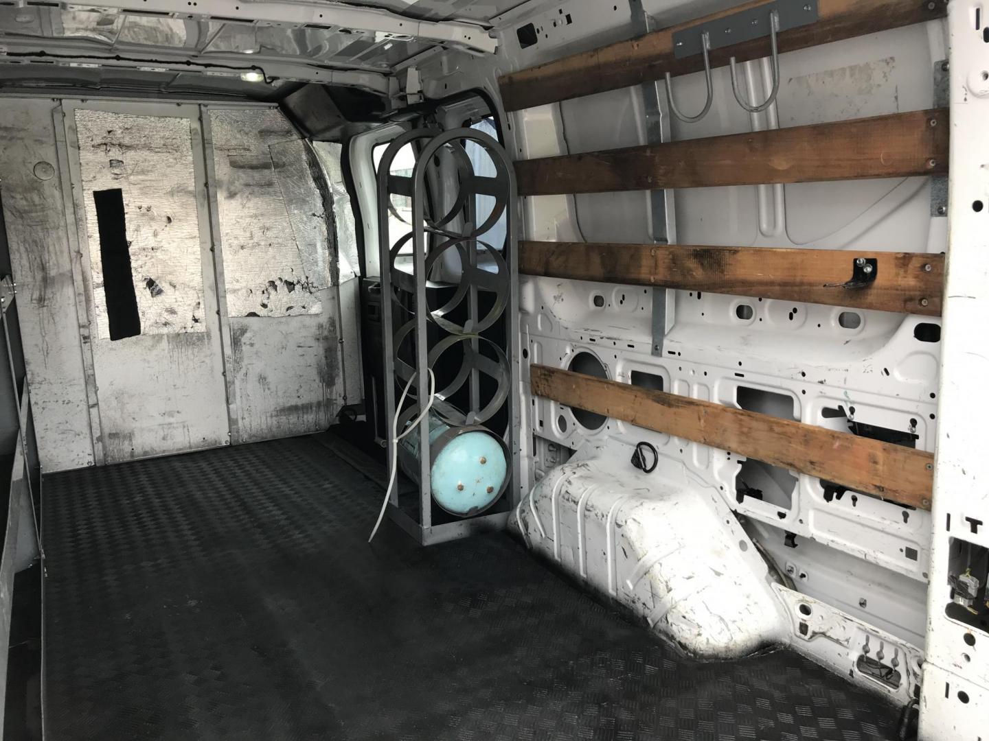 2016 White /Gray Ford Transit 250 Van Low Roof 60/40 Pass.130-in. WB (1FTYR1ZM8GK) with an 3.7L V6 DOHC 24V engine, 6A transmission, located at 577 Chester Pike, Prospect Park, PA, 19076, (610) 237-1015, 39.886154, -75.302338 - 2016 Ford Transit 250: Ladder racks, shelving, backup camera, new PA inspection, FLEET MAINTAINED, runs LIKE NEW! This vehicle comes inspected and has been given a bumper to bumper safety check. It is very clean, reliable, and well maintained. We offer a unique pay plan that is known for being th - Photo#16