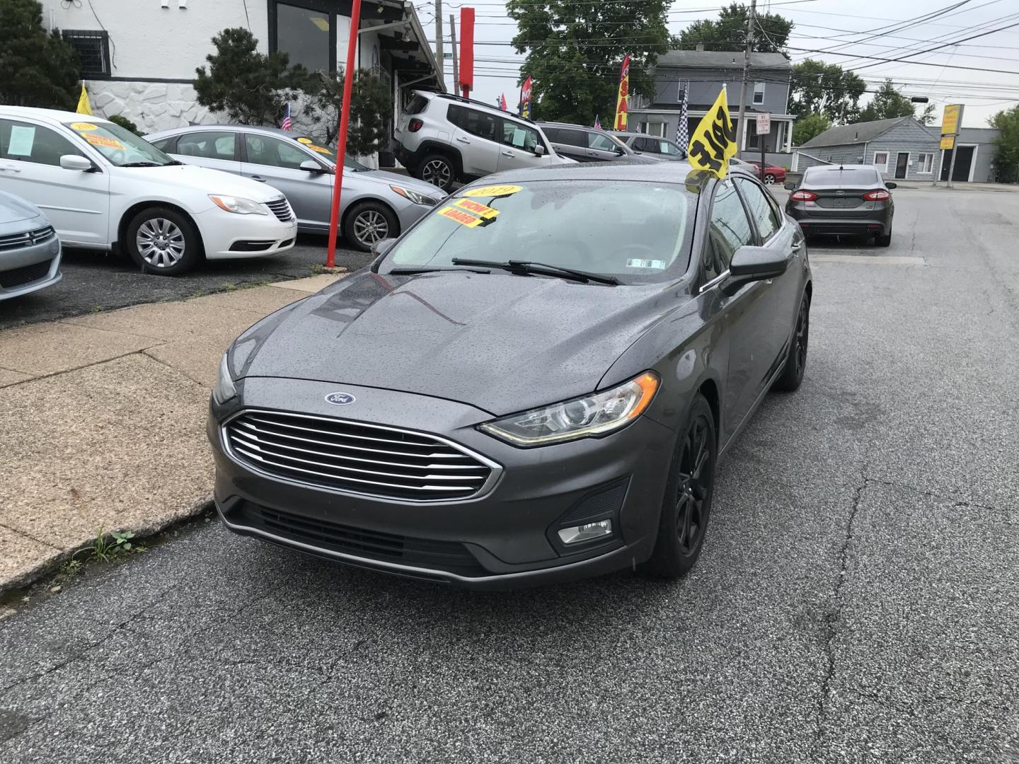 2019 Gray /Beige Ford Fusion SE (3FA6P0HD7KR) with an 1.5L L4 DOHC 16V engine, 6A transmission, located at 577 Chester Pike, Prospect Park, PA, 19076, (610) 237-1015, 39.886154, -75.302338 - 2019 Ford Fusion: Navigation system, backup camera, great on gas, new PA inspection, runs LIKE NEW! This vehicle comes inspected and has been given a bumper to bumper safety check. It is very clean, reliable, and well maintained. We offer a unique pay plan that is known for being the easiest and - Photo#2