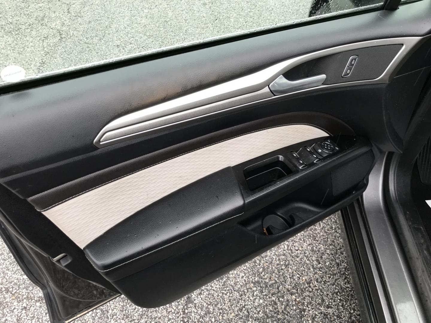 2019 Gray /Beige Ford Fusion SE (3FA6P0HD7KR) with an 1.5L L4 DOHC 16V engine, 6A transmission, located at 577 Chester Pike, Prospect Park, PA, 19076, (610) 237-1015, 39.886154, -75.302338 - 2019 Ford Fusion: Navigation system, backup camera, great on gas, new PA inspection, runs LIKE NEW! This vehicle comes inspected and has been given a bumper to bumper safety check. It is very clean, reliable, and well maintained. We offer a unique pay plan that is known for being the easiest and - Photo#8