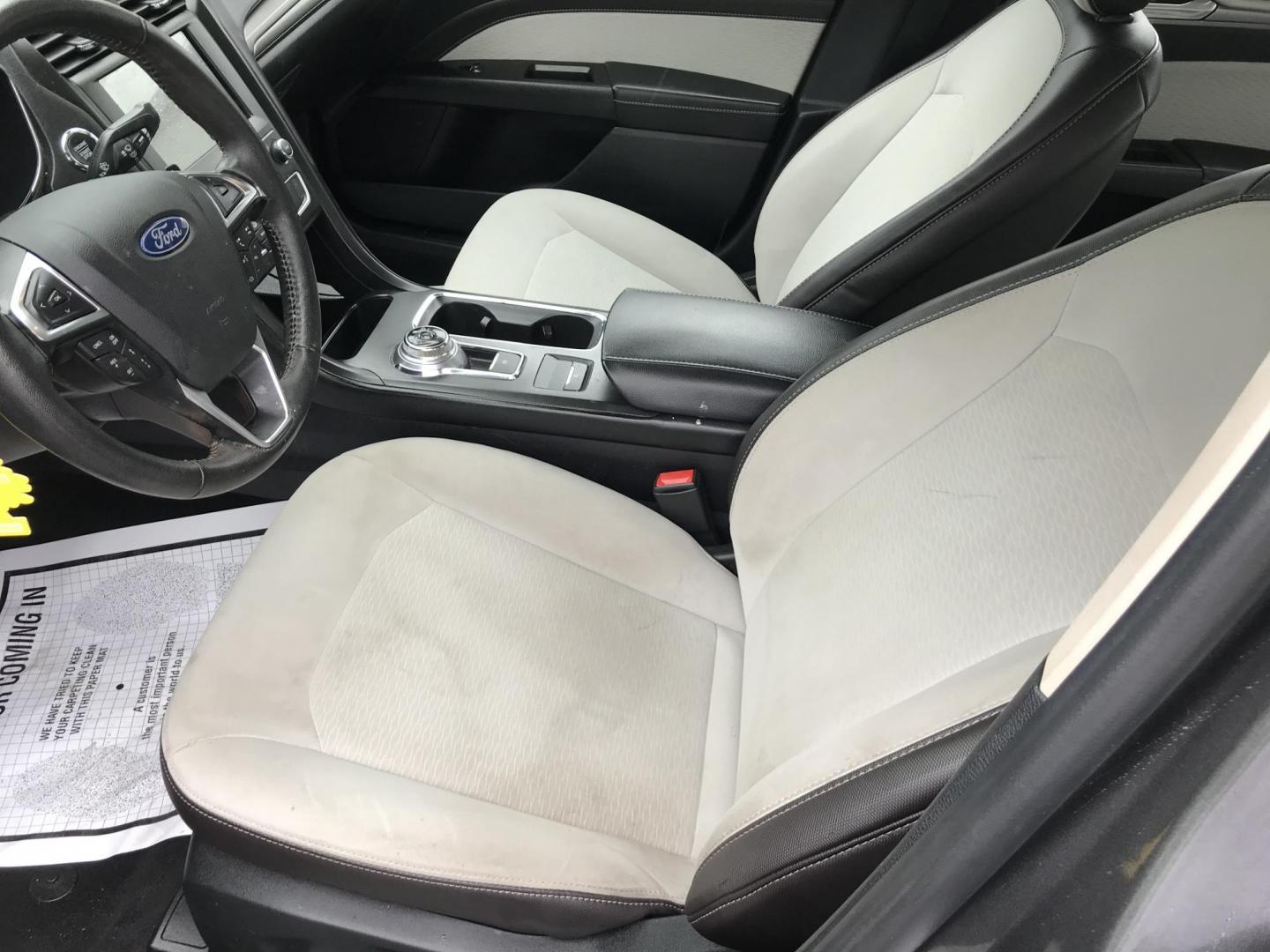 2019 Gray /Beige Ford Fusion SE (3FA6P0HD7KR) with an 1.5L L4 DOHC 16V engine, 6A transmission, located at 577 Chester Pike, Prospect Park, PA, 19076, (610) 237-1015, 39.886154, -75.302338 - 2019 Ford Fusion: Navigation system, backup camera, great on gas, new PA inspection, runs LIKE NEW! This vehicle comes inspected and has been given a bumper to bumper safety check. It is very clean, reliable, and well maintained. We offer a unique pay plan that is known for being the easiest and - Photo#9