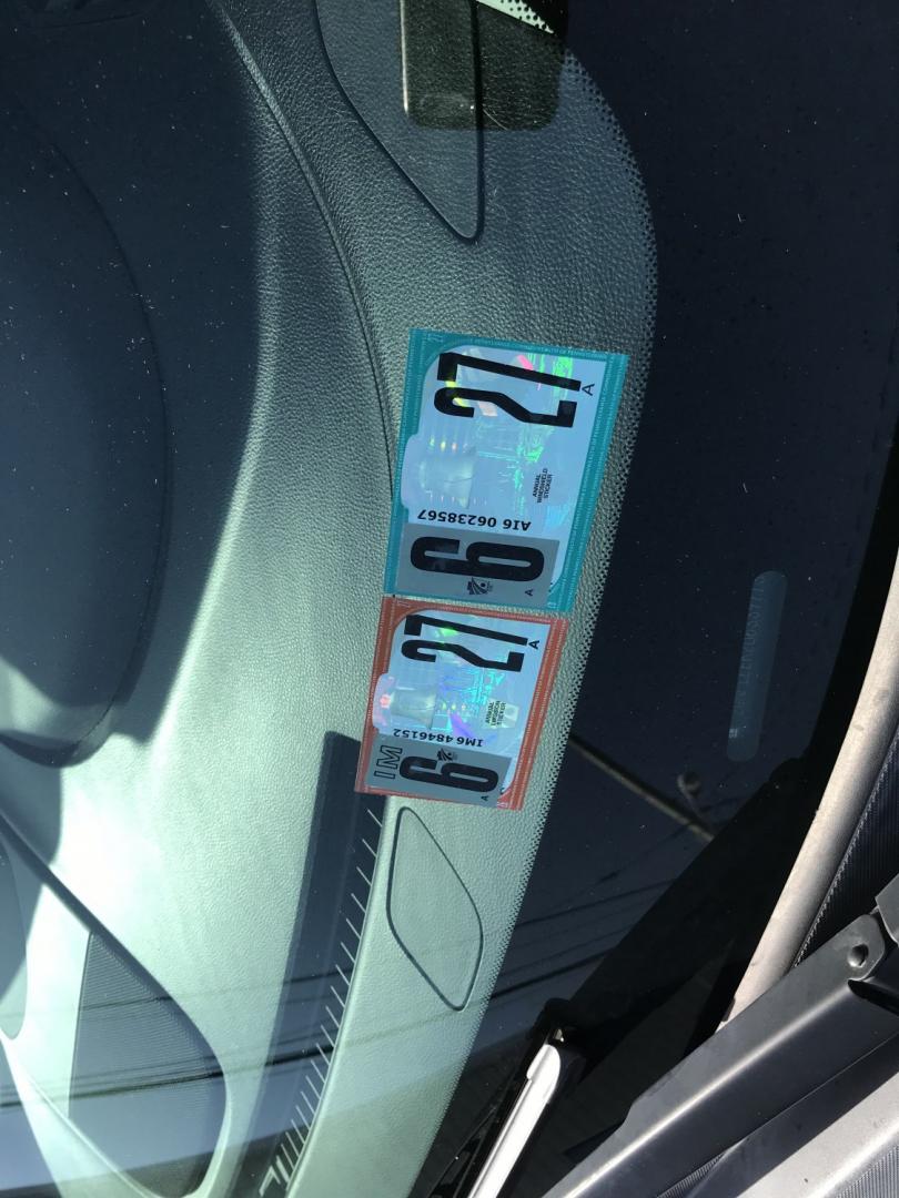 2013 Gray /Gray Chevrolet Equinox 1LT AWD (2GNFLEEK2D6) with an 2.4L L4 DOHC 16V engine, 6-Speed Automatic transmission, located at 577 Chester Pike, Prospect Park, PA, 19076, (610) 237-1015, 39.886154, -75.302338 - 2013 Chevrolet Equinox LT: Only 124k miles, backup camera, AWD, new PA inspection, SUPER CLEAN, runs LIKE NEW! This vehicle comes inspected and has been given a bumper to bumper safety check. It is very clean, reliable, and well maintained. We offer a unique pay plan that is known for being the e- Photo#7