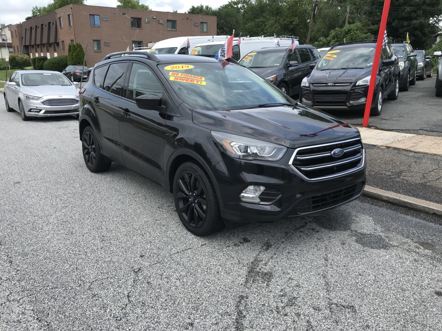 2019 Black /Black Ford Escape SE (1FMCU9GD7KU) with an 1.5 V4 engine, Automatic transmission, located at 577 Chester Pike, Prospect Park, PA, 19076, (610) 237-1015, 39.886154, -75.302338 - 2019 Ford Escape SE: 4x4, great on gas, new PA inspection, backup camera, SUPER CLEAN, runs LIKE NEW! This vehicle comes inspected and has been given a bumper to bumper safety check. It is very clean, reliable, and well maintained. We offer a unique pay plan that is known for being the easiest an- Photo#2