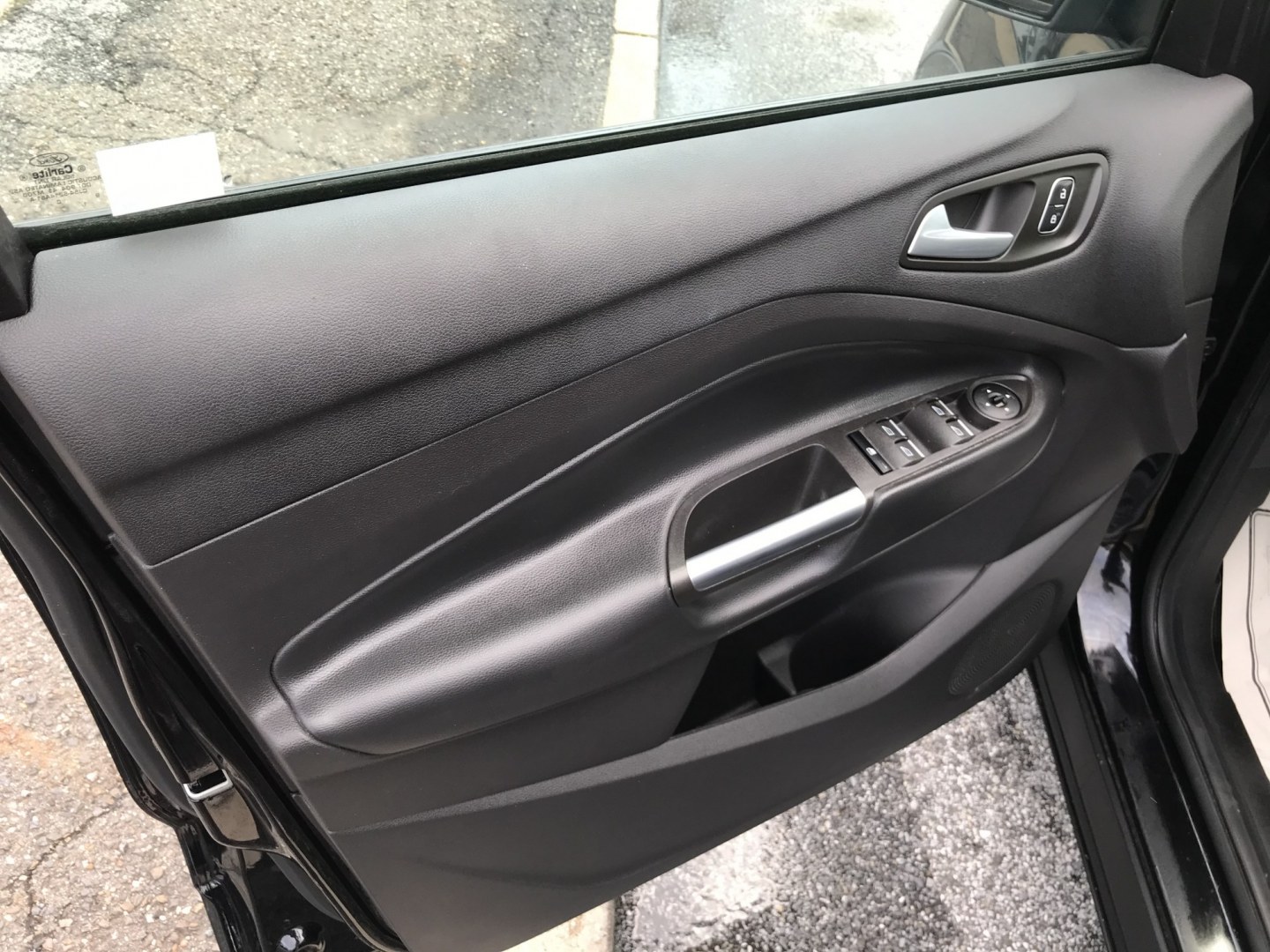 2019 Black /Black Ford Escape SE (1FMCU9GD7KU) with an 1.5 V4 engine, Automatic transmission, located at 577 Chester Pike, Prospect Park, PA, 19076, (610) 237-1015, 39.886154, -75.302338 - 2019 Ford Escape SE: 4x4, great on gas, new PA inspection, backup camera, SUPER CLEAN, runs LIKE NEW! This vehicle comes inspected and has been given a bumper to bumper safety check. It is very clean, reliable, and well maintained. We offer a unique pay plan that is known for being the easiest an- Photo#8
