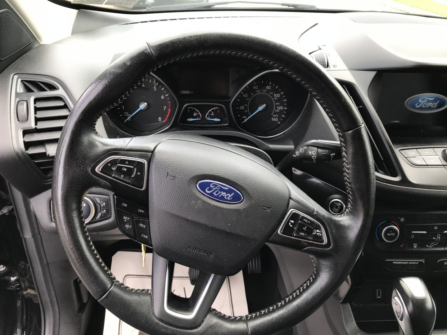 2019 Black /Black Ford Escape SE (1FMCU9GD7KU) with an 1.5 V4 engine, Automatic transmission, located at 577 Chester Pike, Prospect Park, PA, 19076, (610) 237-1015, 39.886154, -75.302338 - 2019 Ford Escape SE: 4x4, great on gas, new PA inspection, backup camera, SUPER CLEAN, runs LIKE NEW! This vehicle comes inspected and has been given a bumper to bumper safety check. It is very clean, reliable, and well maintained. We offer a unique pay plan that is known for being the easiest an- Photo#10
