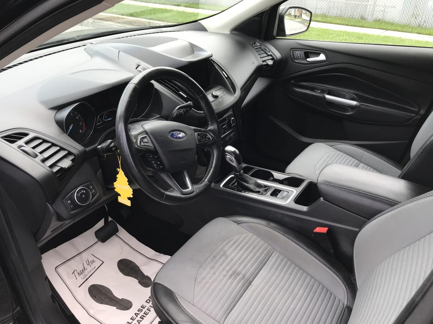 2019 Black /Black Ford Escape SE 4WD (1FMCU9GD7KU) with an 1.5L L4 DOHC 16V engine, 6A transmission, located at 577 Chester Pike, Prospect Park, PA, 19076, (610) 237-1015, 39.886154, -75.302338 - 2019 Ford Escape SE: 4x4, great on gas, new PA inspection, backup camera, SUPER CLEAN, runs LIKE NEW! This vehicle comes inspected and has been given a bumper to bumper safety check. It is very clean, reliable, and well maintained. We offer a unique pay plan that is known for being the easiest an- Photo#7