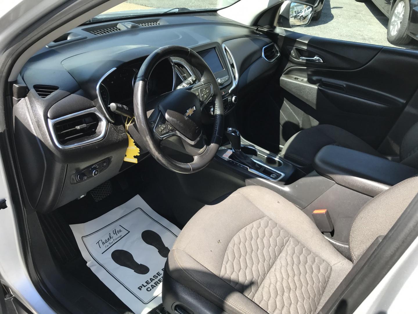 2020 Silver /Gray Chevrolet Equinox LT (3GNAXJEV0LS) with an 1.5L L4 DIR DOHC 16V TURBO engine, 6A transmission, located at 577 Chester Pike, Prospect Park, PA, 19076, (610) 237-1015, 39.886154, -75.302338 - 2020 Chevrolet Equinox LT: Backup camera, new PA inspection, great on gas, SUPER CLEAN, runs LIKE NEW! This vehicle comes inspected and has been given a bumper to bumper safety check. It is very clean, reliable, and well maintained. We offer a unique pay plan that is known for being the easiest a- Photo#7