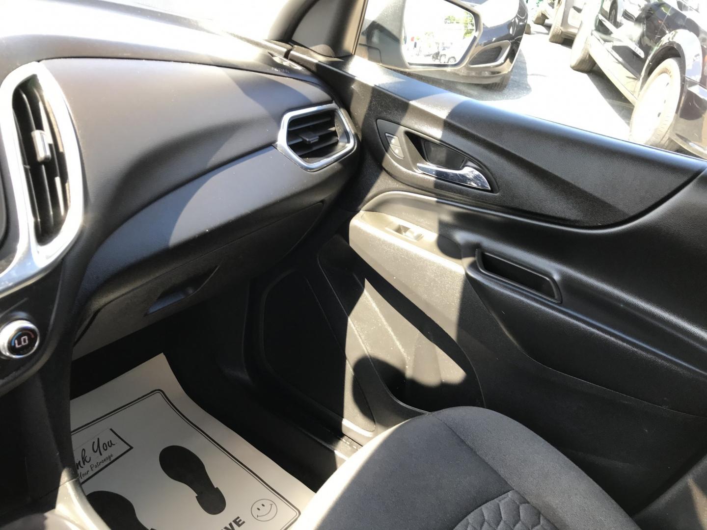 2020 Silver /Gray Chevrolet Equinox LT (3GNAXJEV0LS) with an 1.5L L4 DIR DOHC 16V TURBO engine, 6A transmission, located at 577 Chester Pike, Prospect Park, PA, 19076, (610) 237-1015, 39.886154, -75.302338 - 2020 Chevrolet Equinox LT: Backup camera, new PA inspection, great on gas, SUPER CLEAN, runs LIKE NEW! This vehicle comes inspected and has been given a bumper to bumper safety check. It is very clean, reliable, and well maintained. We offer a unique pay plan that is known for being the easiest a- Photo#17