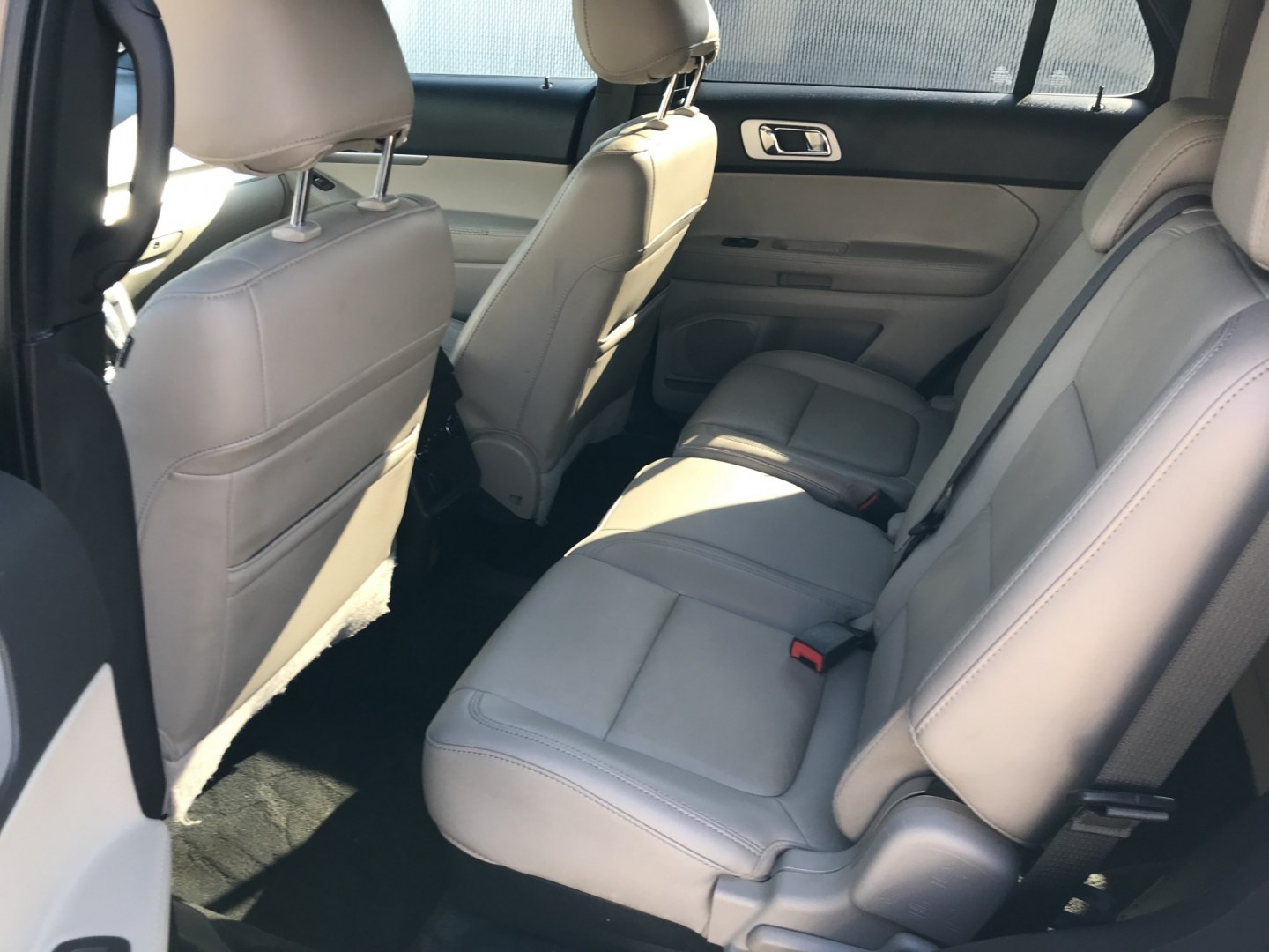 2015 Brown /Gray Ford Explorer XLT 4WD (1FM5K8D81FG) with an 3.5L V6 DOHC 24V engine, 6-Speed Automatic transmission, located at 577 Chester Pike, Prospect Park, PA, 19076, (610) 237-1015, 39.886154, -75.302338 - 2015 Ford Explorer XLT: Backup camera, 3rd row seating, 4x4, SUPER CLEAN, runs LIKE NEW! This vehicle comes inspected and has been given a bumper to bumper safety check. It is very clean, reliable, and well maintained. We offer a unique pay plan that is known for being the easiest and fastest fin- Photo#14
