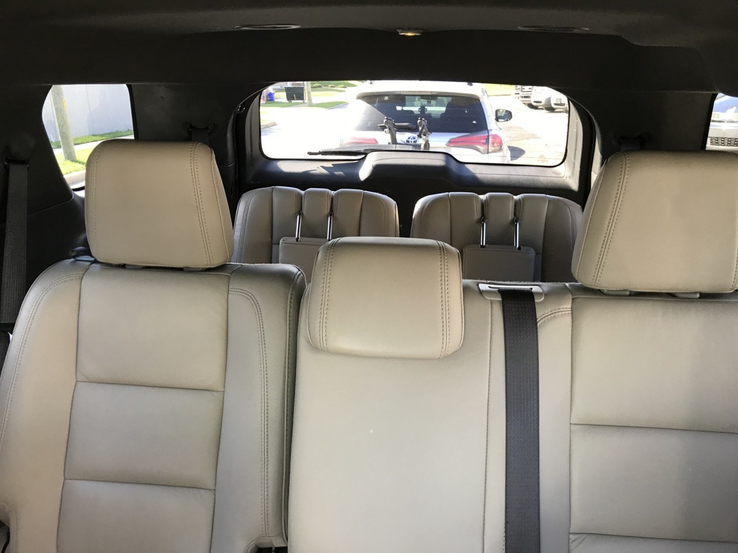 2015 Brown /Gray Ford Explorer XLT 4WD (1FM5K8D81FG) with an 3.5L V6 DOHC 24V engine, 6-Speed Automatic transmission, located at 577 Chester Pike, Prospect Park, PA, 19076, (610) 237-1015, 39.886154, -75.302338 - 2015 Ford Explorer XLT: Backup camera, 3rd row seating, 4x4, SUPER CLEAN, runs LIKE NEW! This vehicle comes inspected and has been given a bumper to bumper safety check. It is very clean, reliable, and well maintained. We offer a unique pay plan that is known for being the easiest and fastest fin- Photo#15