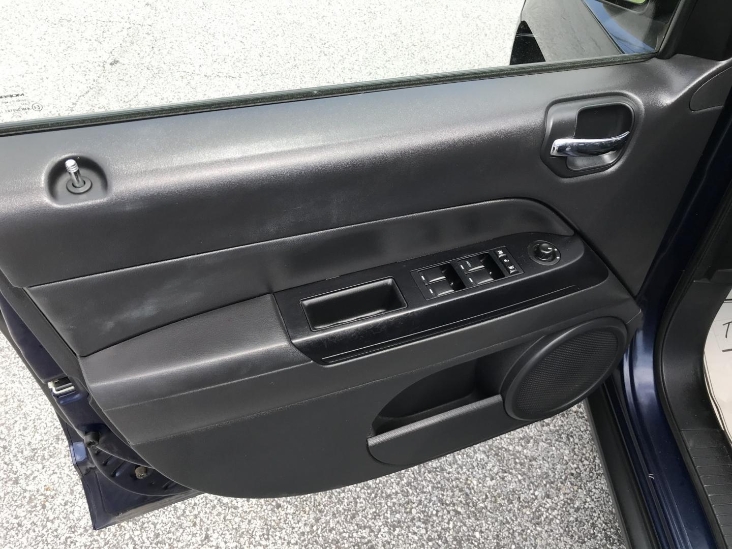 2014 Blue /Gray Jeep Compass Sport 4WD (1C4NJDBB8ED) with an 2.4L L4 DOHC 16V engine, Automatic transmission, located at 577 Chester Pike, Prospect Park, PA, 19076, (610) 237-1015, 39.886154, -75.302338 - 2014 Jeep Compass 84k Miles • New PA Inspection. Example Financing: • $2,500 Down • $100 Weekly • $200 Bi-Weekly We finance our own vehicles. We do not obtain or review traditional consumer credit reports. Financing decisions are based on verified income, ability to repay, and our in-h- Photo#8