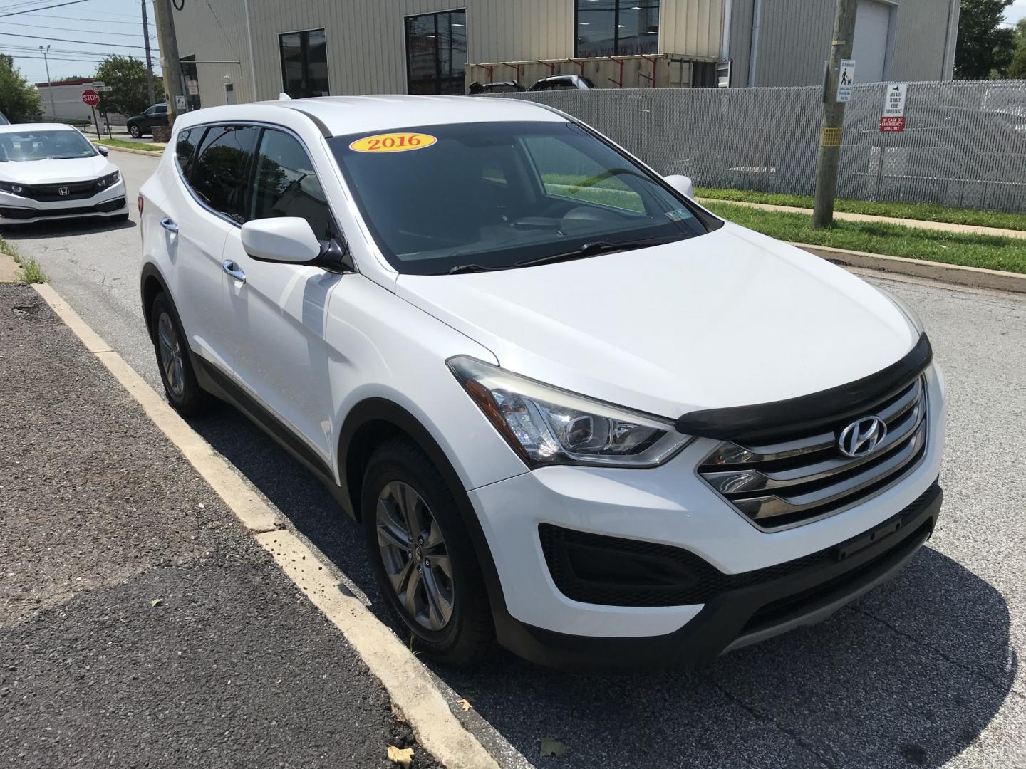 2016 White /Gray Hyundai Santa Fe Sport 2.4 AWD (5XYZTDLB6GG) with an 2.4L L4 DOHC 16V engine, 6A transmission, located at 577 Chester Pike, Prospect Park, PA, 19076, (610) 237-1015, 39.886154, -75.302338- Photo#3