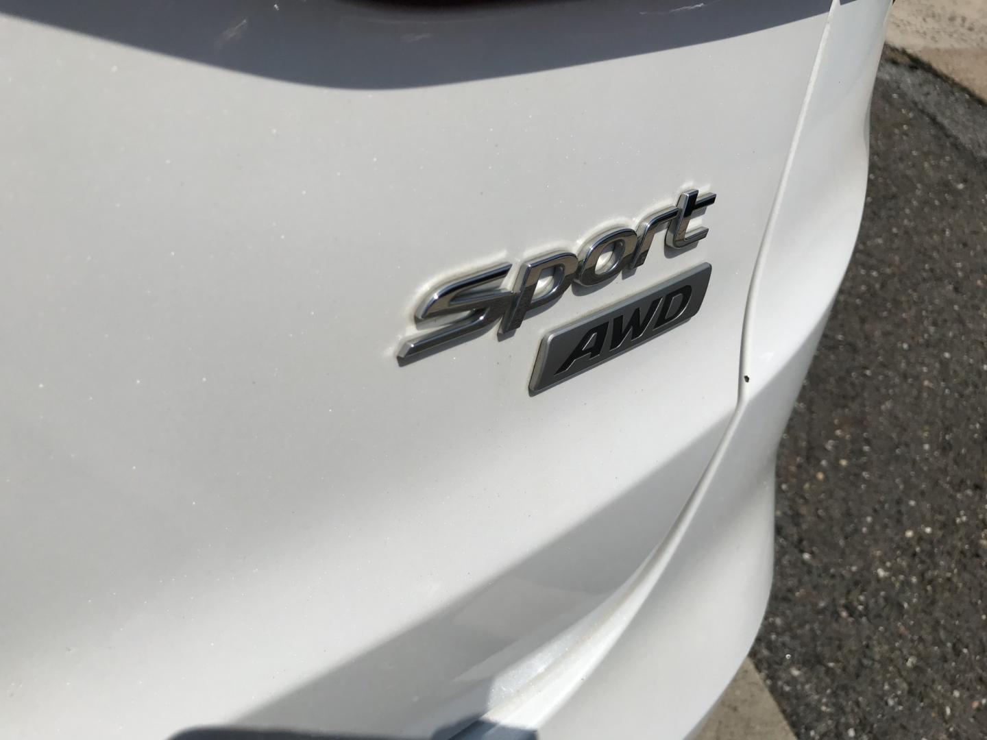 2016 White /Gray Hyundai Santa Fe Sport 2.4 AWD (5XYZTDLB6GG) with an 2.4L L4 DOHC 16V engine, 6A transmission, located at 577 Chester Pike, Prospect Park, PA, 19076, (610) 237-1015, 39.886154, -75.302338- Photo#6