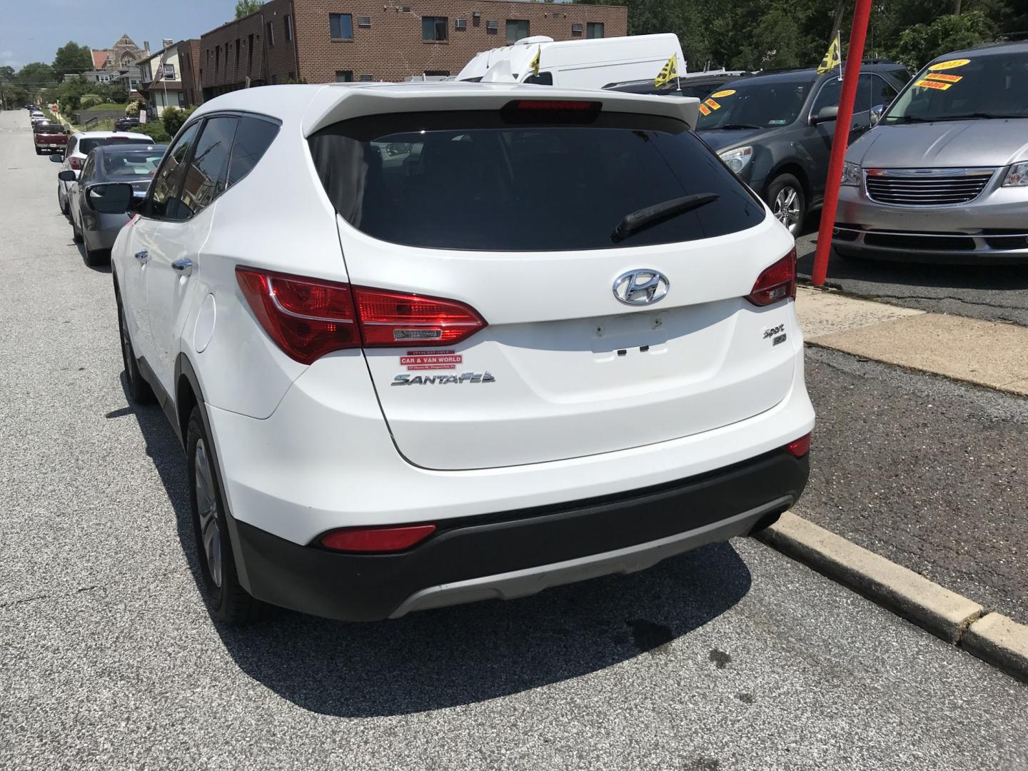 2016 White /Gray Hyundai Santa Fe Sport 2.4 AWD (5XYZTDLB6GG) with an 2.4L L4 DOHC 16V engine, 6A transmission, located at 577 Chester Pike, Prospect Park, PA, 19076, (610) 237-1015, 39.886154, -75.302338- Photo#5