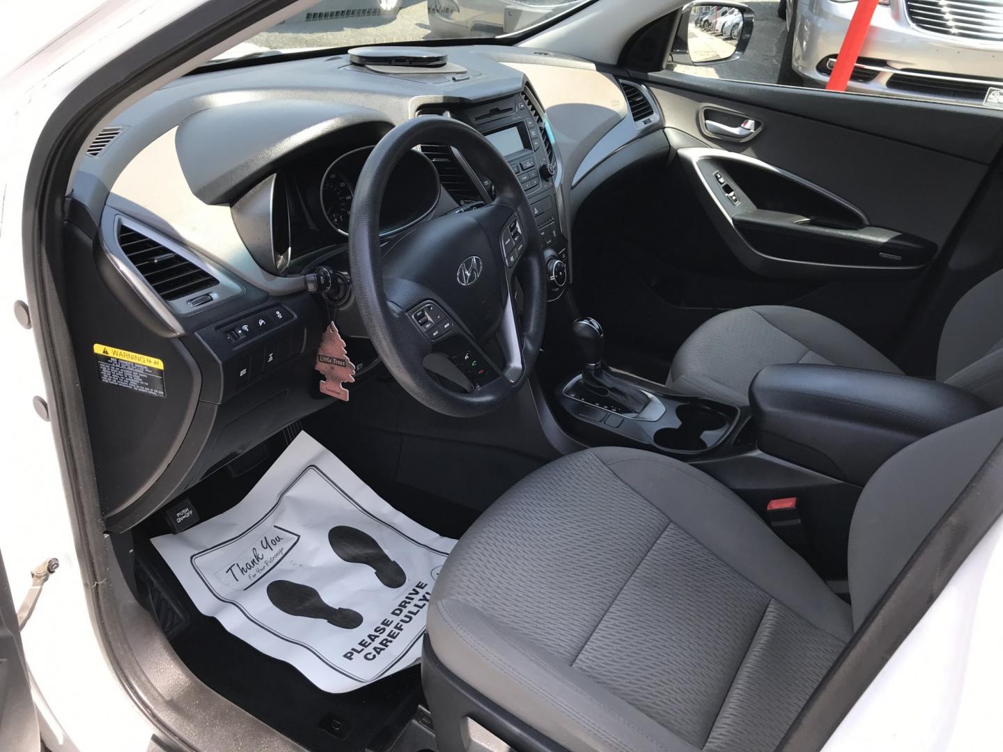 2016 White /Gray Hyundai Santa Fe Sport 2.4 AWD (5XYZTDLB6GG) with an 2.4L L4 DOHC 16V engine, 6A transmission, located at 577 Chester Pike, Prospect Park, PA, 19076, (610) 237-1015, 39.886154, -75.302338- Photo#8