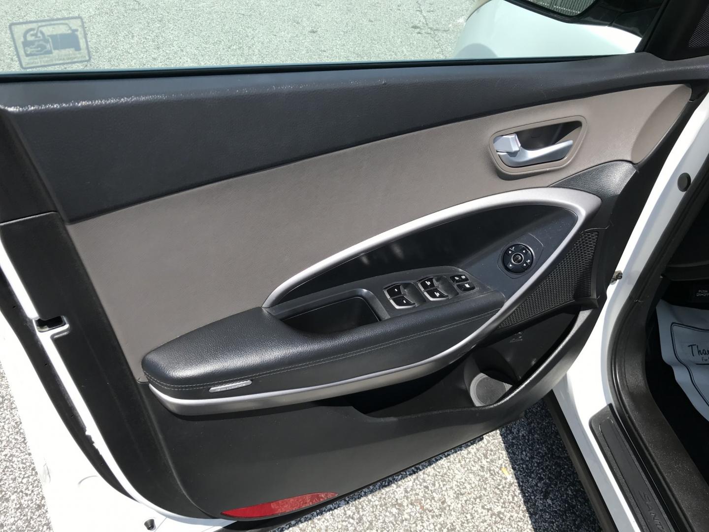 2016 White /Gray Hyundai Santa Fe Sport 2.4 AWD (5XYZTDLB6GG) with an 2.4L L4 DOHC 16V engine, 6A transmission, located at 577 Chester Pike, Prospect Park, PA, 19076, (610) 237-1015, 39.886154, -75.302338- Photo#9