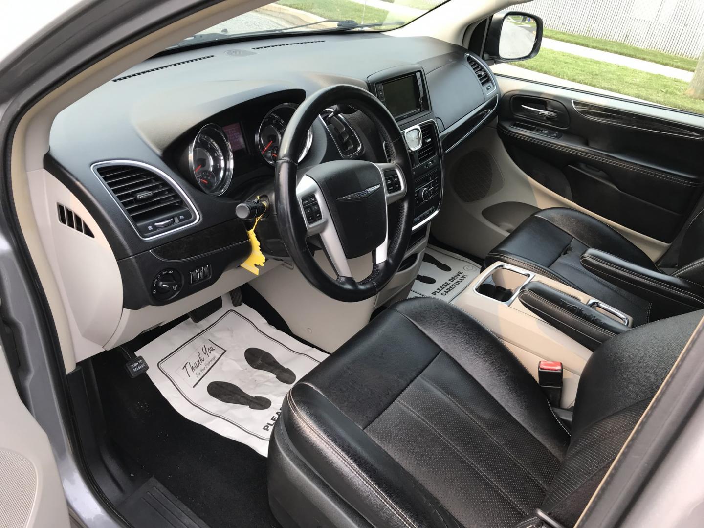 2015 Silver /Black Chrysler Town & Country Touring-L (2C4RC1CG4FR) with an 3.6L V6 DOHC 24V engine, 6A transmission, located at 577 Chester Pike, Prospect Park, PA, 19076, (610) 237-1015, 39.886154, -75.302338 - 2015 Chrylser Town & Country L 91k miles • Stow N Go Seating Example Financing: • $3,500 Down • $100 Weekly • $200 Bi-Weekly We finance our own vehicles. We do not obtain or review traditional consumer credit reports. Financing decisions are based on verified income, ability to repay,- Photo#6