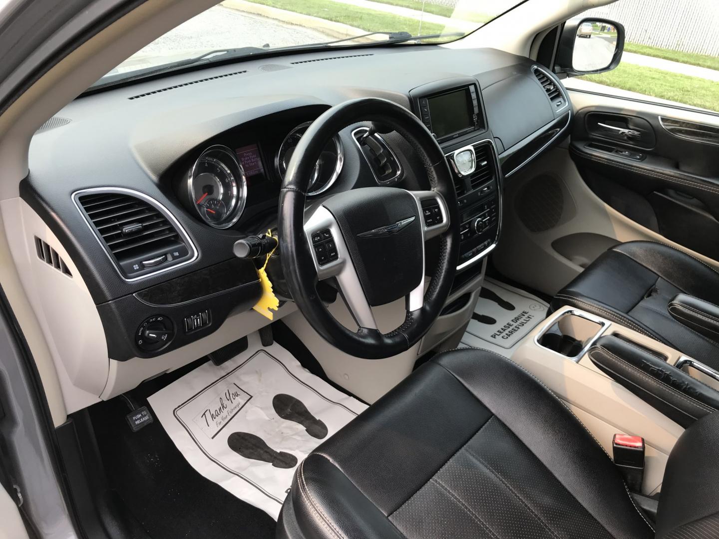 2015 Silver /Black Chrysler Town & Country Touring-L (2C4RC1CG4FR) with an 3.6L V6 DOHC 24V engine, 6A transmission, located at 577 Chester Pike, Prospect Park, PA, 19076, (610) 237-1015, 39.886154, -75.302338 - 2015 Chrylser Town & Country L 91k miles • Stow N Go Seating Example Financing: • $3,500 Down • $100 Weekly • $200 Bi-Weekly We finance our own vehicles. We do not obtain or review traditional consumer credit reports. Financing decisions are based on verified income, ability to repay,- Photo#9