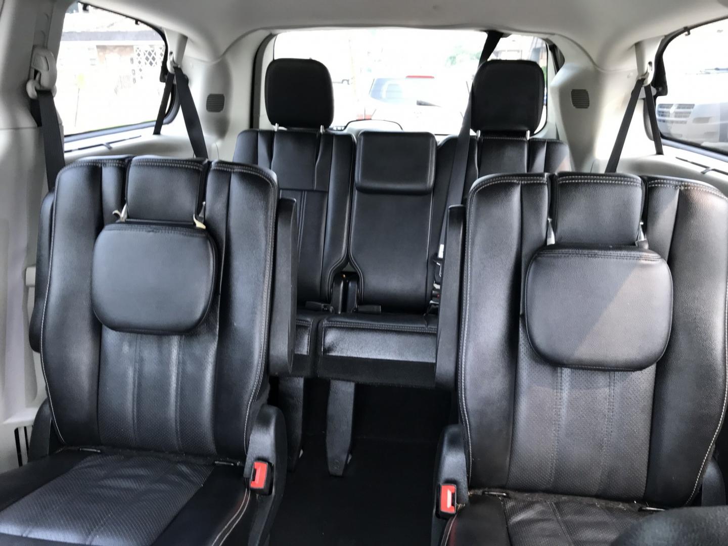 2015 Silver /Black Chrysler Town & Country Touring-L (2C4RC1CG4FR) with an 3.6L V6 DOHC 24V engine, 6A transmission, located at 577 Chester Pike, Prospect Park, PA, 19076, (610) 237-1015, 39.886154, -75.302338 - 2015 Chrylser Town & Country L 91k miles • Stow N Go Seating Example Financing: • $3,500 Down • $100 Weekly • $200 Bi-Weekly We finance our own vehicles. We do not obtain or review traditional consumer credit reports. Financing decisions are based on verified income, ability to repay,- Photo#16