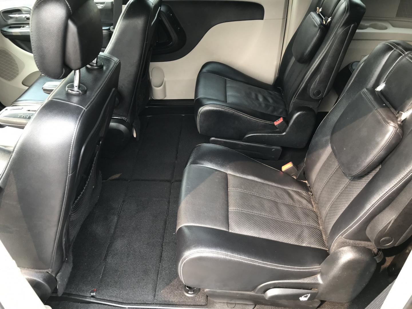 2015 Silver /Black Chrysler Town & Country Touring-L (2C4RC1CG4FR) with an 3.6L V6 DOHC 24V engine, 6A transmission, located at 577 Chester Pike, Prospect Park, PA, 19076, (610) 237-1015, 39.886154, -75.302338 - 2015 Chrylser Town & Country L 91k miles • Stow N Go Seating Example Financing: • $3,500 Down • $100 Weekly • $200 Bi-Weekly We finance our own vehicles. We do not obtain or review traditional consumer credit reports. Financing decisions are based on verified income, ability to repay,- Photo#17