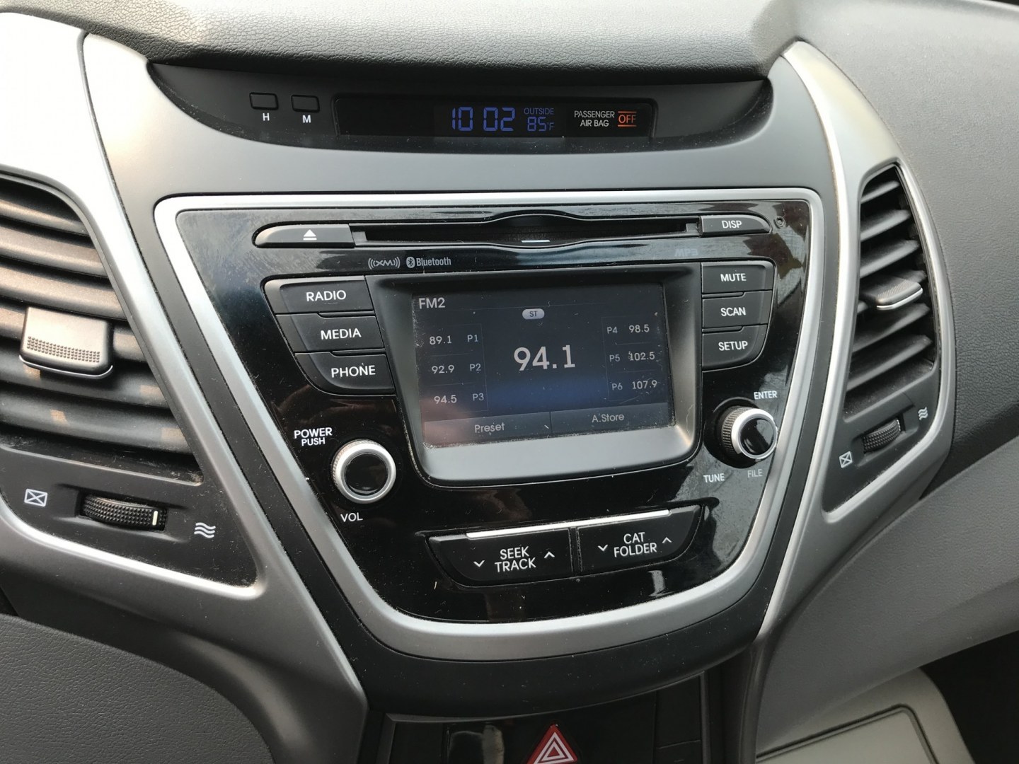 2016 Blue /Gray Hyundai Elantra Limited (KMHDH4AE5GU) with an 1.8L L4 DOHC 16V engine, 6A transmission, located at 577 Chester Pike, Prospect Park, PA, 19076, (610) 237-1015, 39.886154, -75.302338 - 2016 Hyundai Elantra 126k Miles • New PA Inspection. Example Financing: • $2,500 Down • $100 Weekly • $200 Bi-Weekly We finance our own vehicles. We do not obtain or review traditional consumer credit reports. Financing decisions are based on verified income, ability to repay, and our- Photo#14