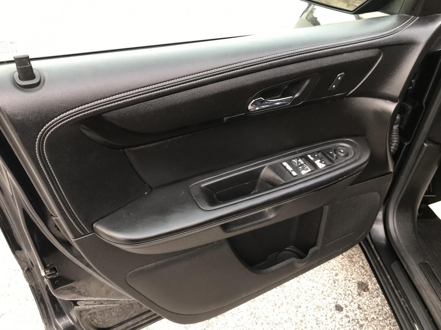 2013 Black /Black GMC Acadia SLE-1 (1GKKRNEDXDJ) with an 3.6L V6 DOHC 24V engine, 6-Speed Automatic transmission, located at 577 Chester Pike, Prospect Park, PA, 19076, (610) 237-1015, 39.886154, -75.302338 - 2013 GMC Acadia SLE 137k miles • 3rd Row Seating. Example Financing: • $2,500 Down • $100 Weekly • $200 Bi-Weekly We finance our own vehicles. We do not obtain or review traditional consumer credit reports. Financing decisions are based on verified income, ability to repay, and our in-- Photo#8