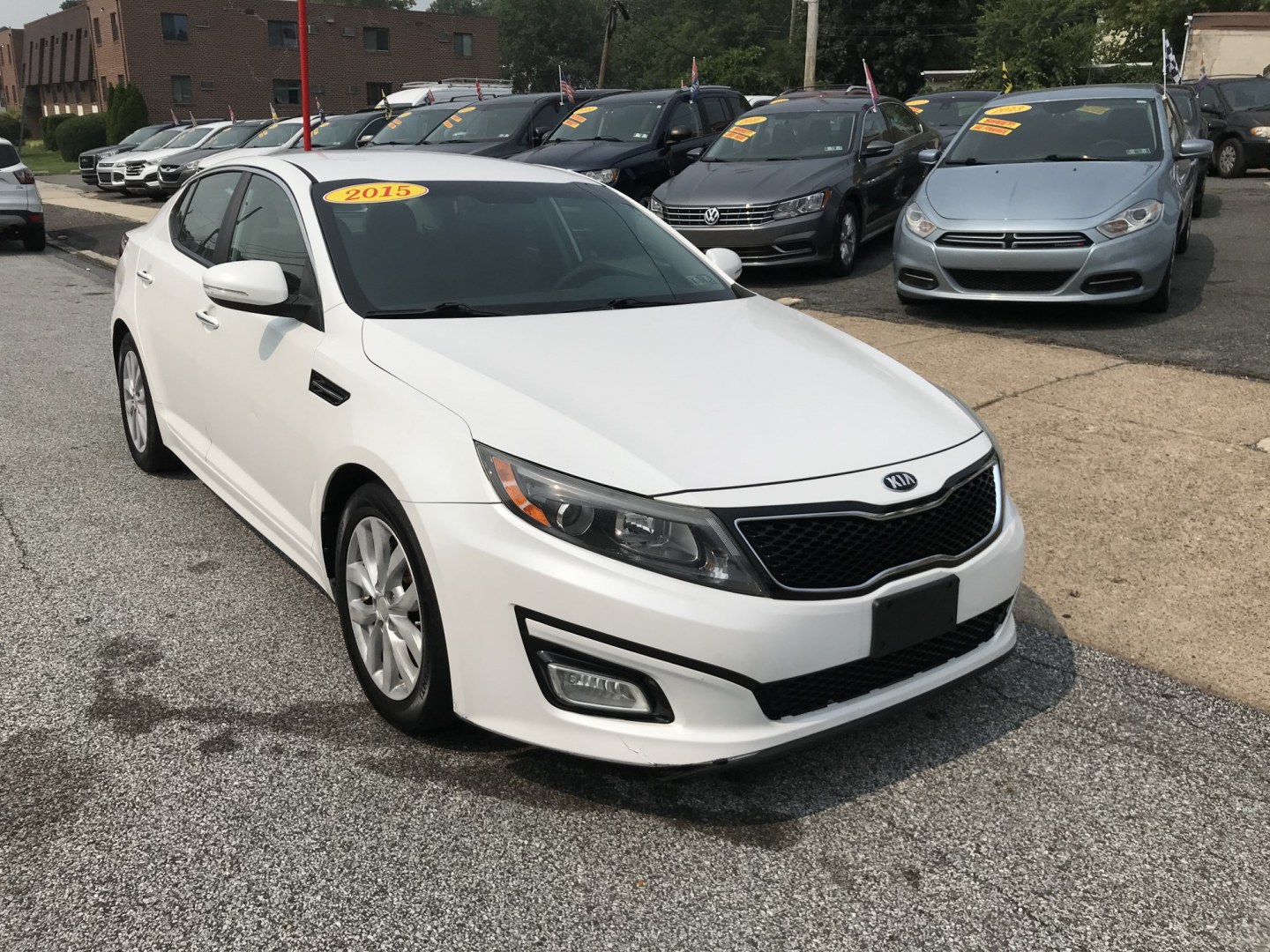 2015 White /Gray Kia Optima LX (5XXGM4A74FG) with an 2.4L L4 DOHC 16V engine, 6A transmission, located at 577 Chester Pike, Prospect Park, PA, 19076, (610) 237-1015, 39.886154, -75.302338 - 2015 Kia Optima LX 125k miles • New PA Inspection Example Financing: • $2,500 Down • $100 Weekly • $200 Bi-Weekly We finance our own vehicles. We do not obtain or review traditional consumer credit reports. Financing decisions are based on verified income, ability to repay, and our in-- Photo#2