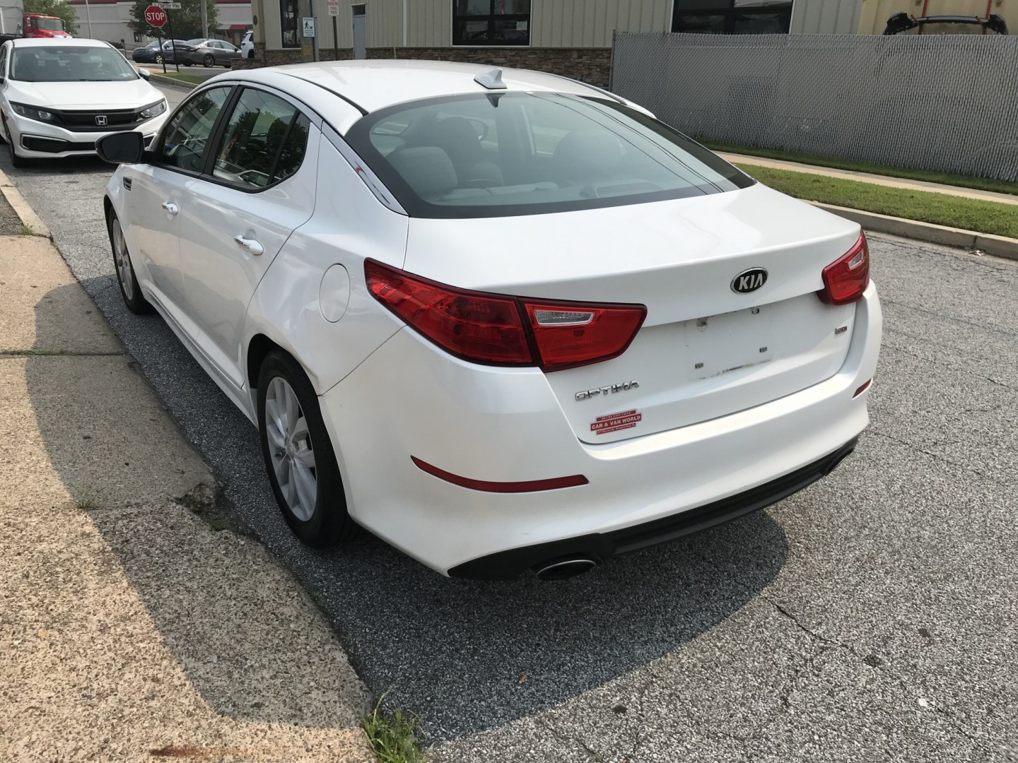 2015 White /Gray Kia Optima LX (5XXGM4A74FG) with an 2.4L L4 DOHC 16V engine, 6A transmission, located at 577 Chester Pike, Prospect Park, PA, 19076, (610) 237-1015, 39.886154, -75.302338 - 2015 Kia Optima LX 125k miles • New PA Inspection Example Financing: • $2,500 Down • $100 Weekly • $200 Bi-Weekly We finance our own vehicles. We do not obtain or review traditional consumer credit reports. Financing decisions are based on verified income, ability to repay, and our in-- Photo#4