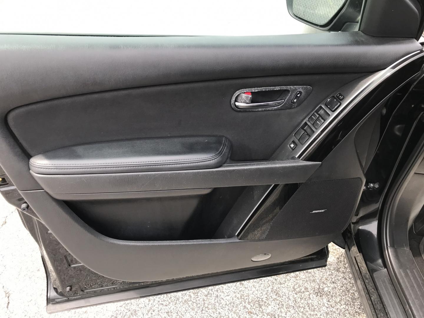 2015 Black /Black Mazda CX-9 Touring AWD (JM3TB3CV5F0) with an 3.7L V6 DOHC 24V engine, 6A transmission, located at 577 Chester Pike, Prospect Park, PA, 19076, (610) 237-1015, 39.886154, -75.302338 - 2015 Mazda CX-9 AWD 133k miles 3rd Row Seating Example Financing: • $3,000 Down • $100 Weekly • $200 Bi-Weekly We finance our own vehicles. We do not obtain or review traditional consumer credit reports. Financing decisions are based on verified income, ability to repay, and our in-house- Photo#10