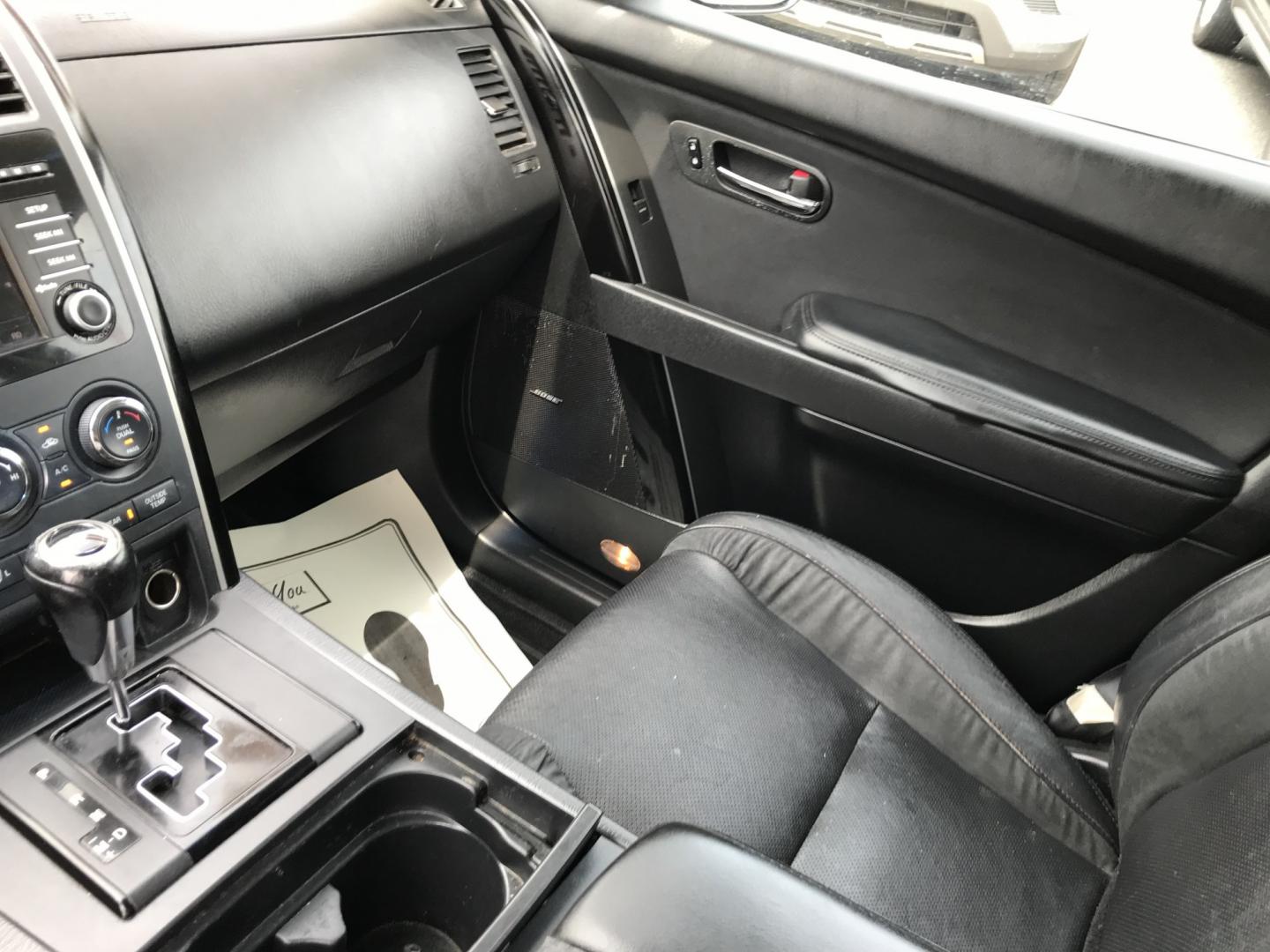2015 Black /Black Mazda CX-9 Touring AWD (JM3TB3CV5F0) with an 3.7L V6 DOHC 24V engine, 6A transmission, located at 577 Chester Pike, Prospect Park, PA, 19076, (610) 237-1015, 39.886154, -75.302338 - 2015 Mazda CX-9 AWD 133k miles 3rd Row Seating Example Financing: • $3,000 Down • $100 Weekly • $200 Bi-Weekly We finance our own vehicles. We do not obtain or review traditional consumer credit reports. Financing decisions are based on verified income, ability to repay, and our in-house- Photo#17