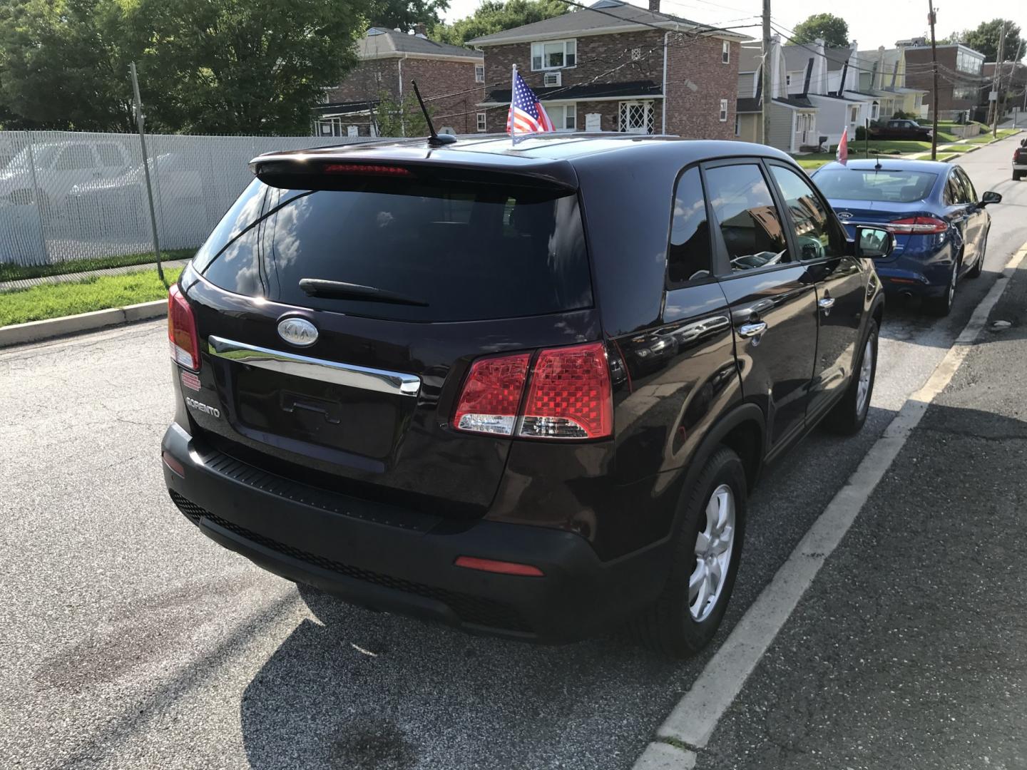 2013 Burgundy Kia Sorento LX (5XYKT4A18DG) with an 2.4L L4 DOHC 16V engine, 6-Speed Automatic transmission, located at 577 Chester Pike, Prospect Park, PA, 19076, (610) 237-1015, 39.886154, -75.302338 - 2013 Kia Sorento LX: Only 94k miles, backup camera, new PA inspection, SUPER CLEAN, runs LIKE NEW! This vehicle comes inspected and has been given a bumper to bumper safety check. It is very clean, reliable, and well maintained. We offer a unique pay plan that is known for being the easiest and f- Photo#4