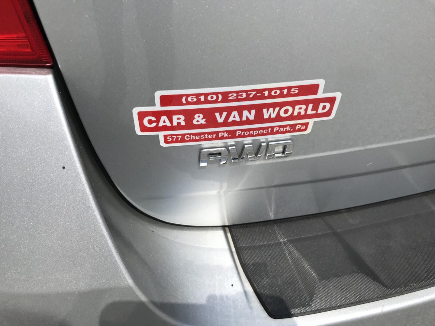 2013 Silver /Black Chevrolet Equinox 2LT AWD (2GNFLNEK8D6) with an 2.4L L4 DOHC 16V engine, 6A transmission, located at 577 Chester Pike, Prospect Park, PA, 19076, (610) 237-1015, 39.886154, -75.302338 - 2013 Chevrolet Equinox 2LT AWD: Only 94k miles, backup camera, sunroof, new PA inspection, SUPER CLEAN, runs LIKE NEW! This vehicle comes inspected and has been given a bumper to bumper safety check. It is very clean, reliable, and well maintained. We offer a unique pay plan that is known for bei- Photo#6