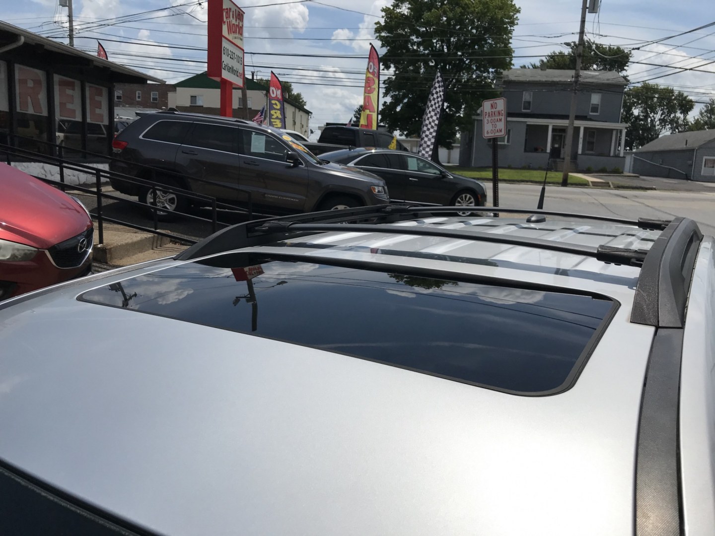 2013 Silver /Black Chevrolet Equinox 2LT AWD (2GNFLNEK8D6) with an 2.4L L4 DOHC 16V engine, 6A transmission, located at 577 Chester Pike, Prospect Park, PA, 19076, (610) 237-1015, 39.886154, -75.302338 - 2013 Chevrolet Equinox 2LT AWD: Only 94k miles, backup camera, sunroof, new PA inspection, SUPER CLEAN, runs LIKE NEW! This vehicle comes inspected and has been given a bumper to bumper safety check. It is very clean, reliable, and well maintained. We offer a unique pay plan that is known for bei- Photo#7