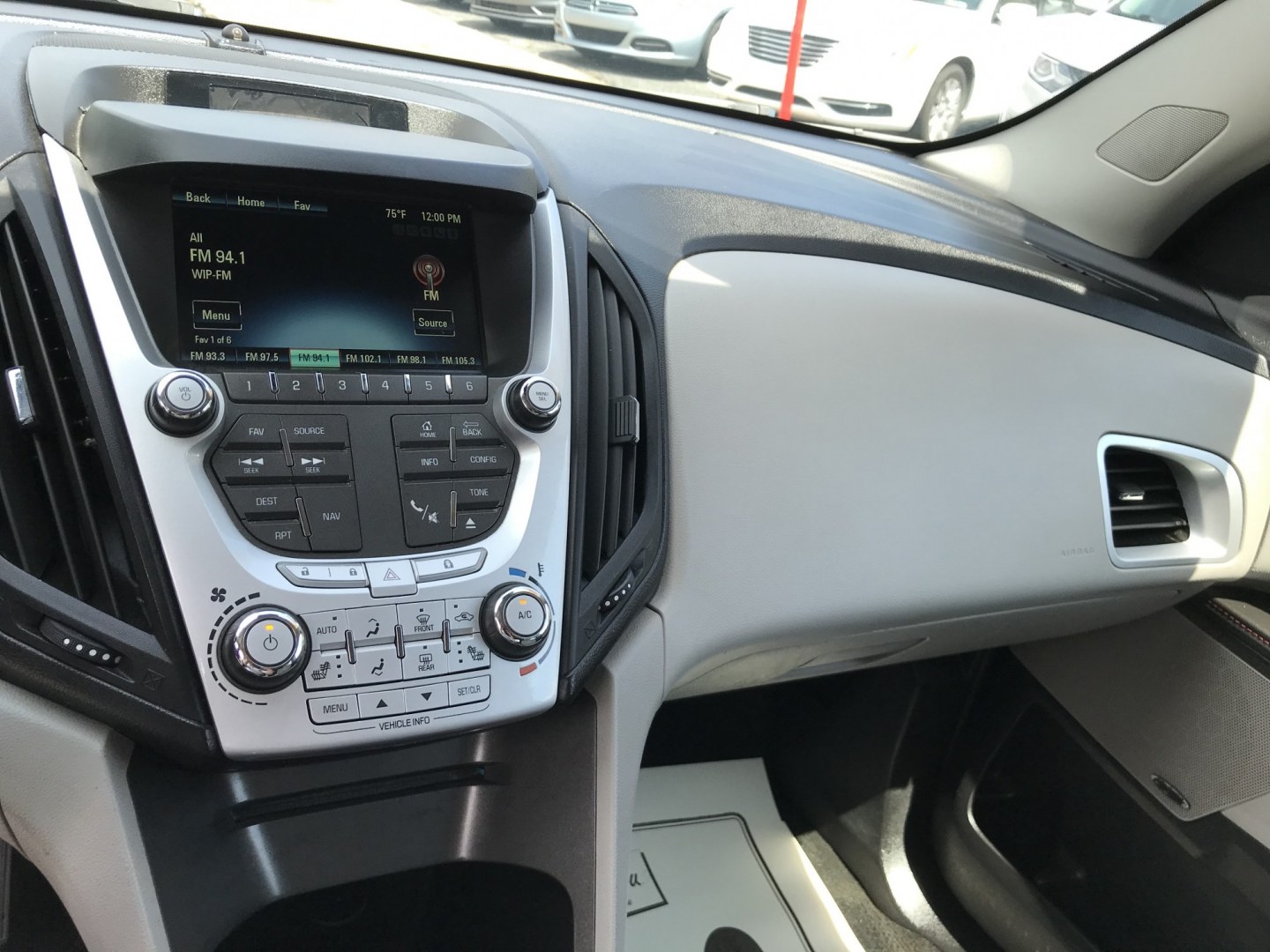 2013 Silver /Black Chevrolet Equinox 2LT AWD (2GNFLNEK8D6) with an 2.4L L4 DOHC 16V engine, 6A transmission, located at 577 Chester Pike, Prospect Park, PA, 19076, (610) 237-1015, 39.886154, -75.302338 - 2013 Chevrolet Equinox 2LT AWD: Only 94k miles, backup camera, sunroof, new PA inspection, SUPER CLEAN, runs LIKE NEW! This vehicle comes inspected and has been given a bumper to bumper safety check. It is very clean, reliable, and well maintained. We offer a unique pay plan that is known for bei- Photo#15