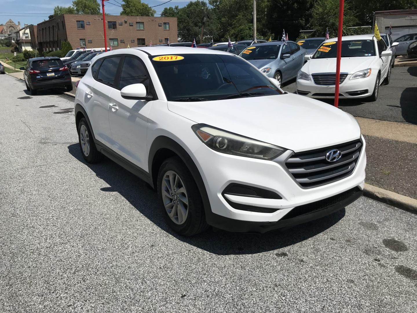 2017 White /Gray Hyundai Tucson SE (KM8J23A47HU) with an 2.0L L4 DOHC 16V engine, 6A transmission, located at 577 Chester Pike, Prospect Park, PA, 19076, (610) 237-1015, 39.886154, -75.302338 - 2017 Hyundai Tucson SE: Only 121k miles, great on gas, new PA inspection, runs LIKE NEW! This vehicle comes inspected and has been given a bumper to bumper safety check. It is very clean, reliable, and well maintained. We offer a unique pay plan that is known for being the easiest and fastest fin- Photo#2