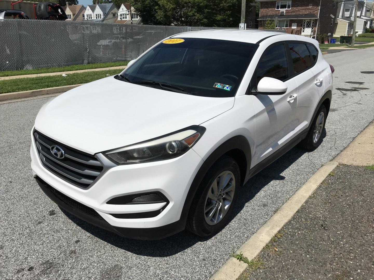 2017 White /Gray Hyundai Tucson SE (KM8J23A47HU) with an 2.0L L4 DOHC 16V engine, 6A transmission, located at 577 Chester Pike, Prospect Park, PA, 19076, (610) 237-1015, 39.886154, -75.302338 - 2017 Hyundai Tucson SE: Only 121k miles, great on gas, new PA inspection, runs LIKE NEW! This vehicle comes inspected and has been given a bumper to bumper safety check. It is very clean, reliable, and well maintained. We offer a unique pay plan that is known for being the easiest and fastest fin- Photo#3