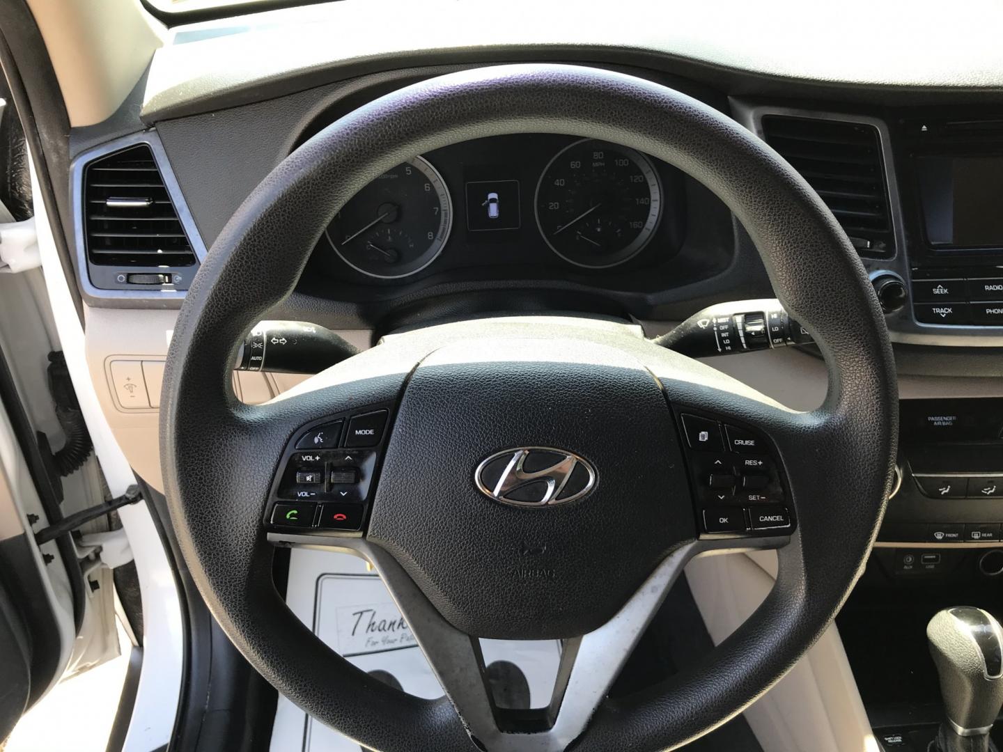 2017 White /Gray Hyundai Tucson SE (KM8J23A47HU) with an 2.0L L4 DOHC 16V engine, 6A transmission, located at 577 Chester Pike, Prospect Park, PA, 19076, (610) 237-1015, 39.886154, -75.302338 - 2017 Hyundai Tucson SE: Only 121k miles, great on gas, new PA inspection, runs LIKE NEW! This vehicle comes inspected and has been given a bumper to bumper safety check. It is very clean, reliable, and well maintained. We offer a unique pay plan that is known for being the easiest and fastest fin- Photo#10
