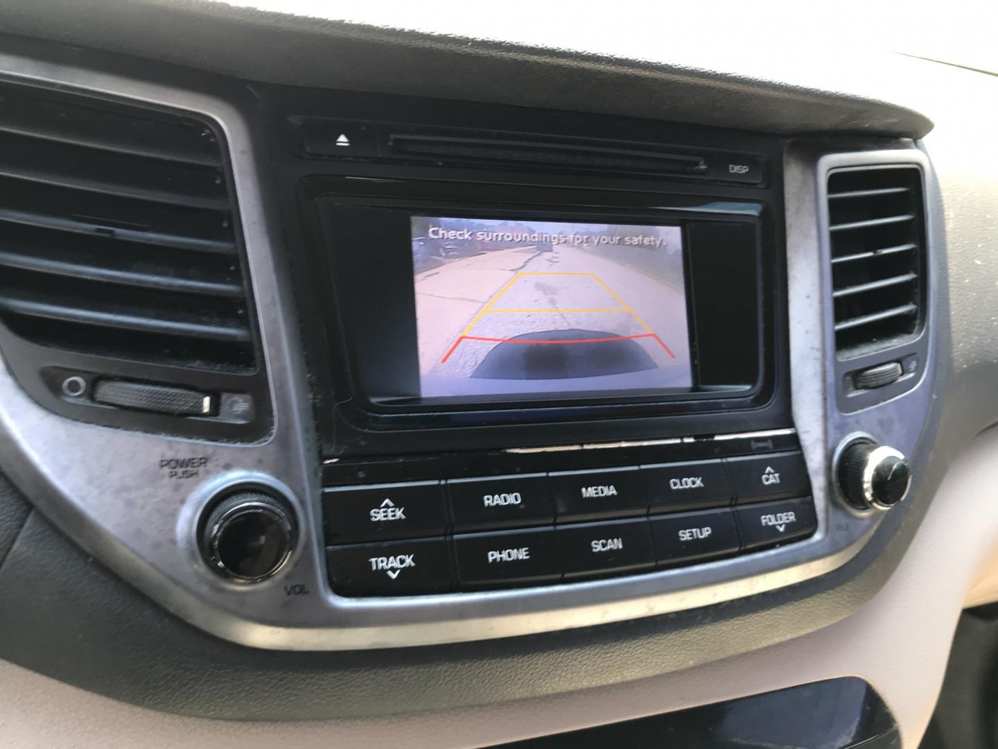 2017 White /Gray Hyundai Tucson SE (KM8J23A47HU) with an 2.0L L4 DOHC 16V engine, 6A transmission, located at 577 Chester Pike, Prospect Park, PA, 19076, (610) 237-1015, 39.886154, -75.302338 - 2017 Hyundai Tucson SE: Only 121k miles, great on gas, new PA inspection, runs LIKE NEW! This vehicle comes inspected and has been given a bumper to bumper safety check. It is very clean, reliable, and well maintained. We offer a unique pay plan that is known for being the easiest and fastest fin- Photo#12