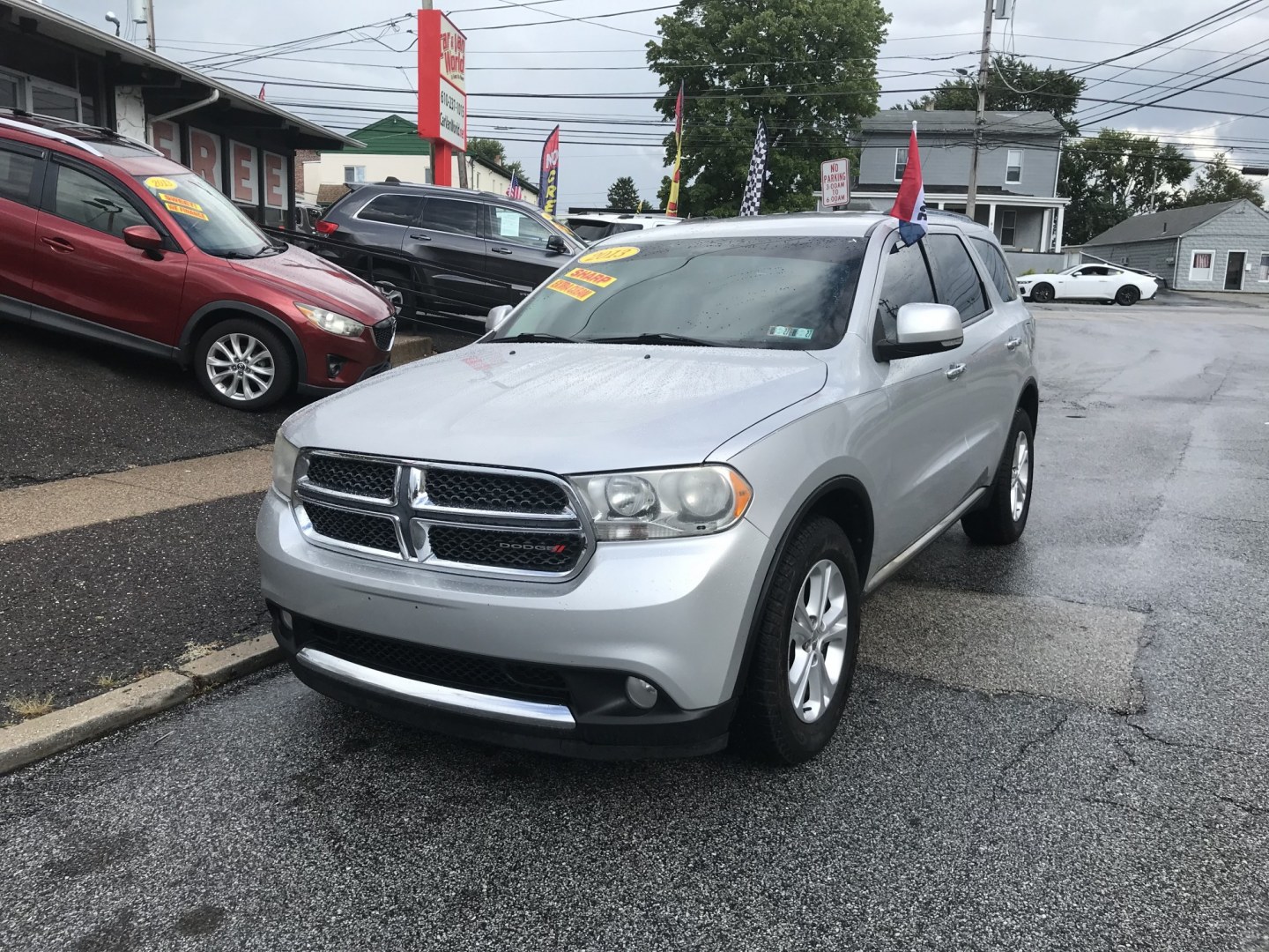 2013 Silver /Black Dodge Durango Crew AWD (1C4RDJDG5DC) with an 3.6L V6 DOHC 24V engine, 5-Speed Automatic transmission, located at 577 Chester Pike, Prospect Park, PA, 19076, (610) 237-1015, 39.886154, -75.302338 - 2013 Dodge Durango Crew: Backup camera, 3rd row seat, new PA inspection, SUPER CLEAN, runs LIKE NEW! This vehicle comes inspected and has been given a bumper to bumper safety check. It is very clean, reliable, and well maintained. We offer a unique pay plan that is known for being the easiest and- Photo#2