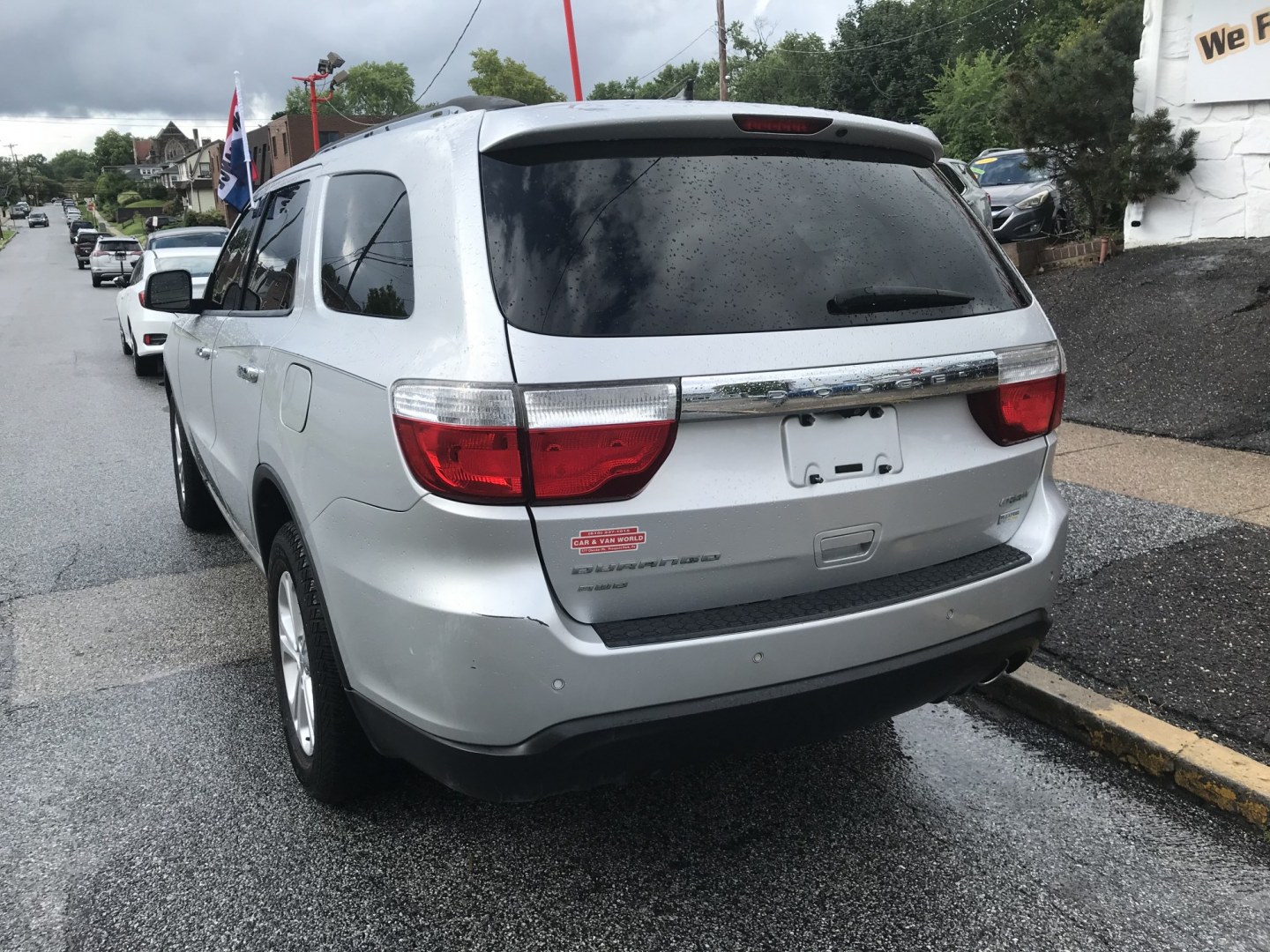 2013 Silver /Black Dodge Durango Crew AWD (1C4RDJDG5DC) with an 3.6L V6 DOHC 24V engine, 5-Speed Automatic transmission, located at 577 Chester Pike, Prospect Park, PA, 19076, (610) 237-1015, 39.886154, -75.302338 - 2013 Dodge Durango Crew: Backup camera, 3rd row seat, new PA inspection, SUPER CLEAN, runs LIKE NEW! This vehicle comes inspected and has been given a bumper to bumper safety check. It is very clean, reliable, and well maintained. We offer a unique pay plan that is known for being the easiest and- Photo#5