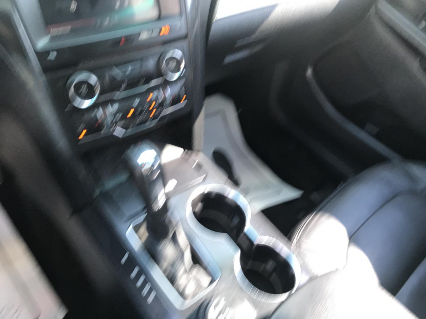 2016 Gray /Gray Ford Explorer XLT 4WD (1FM5K8D8XGG) with an 3.5L V6 DOHC 24V engine, 6A transmission, located at 577 Chester Pike, Prospect Park, PA, 19076, (610) 237-1015, 39.886154, -75.302338- Photo#15