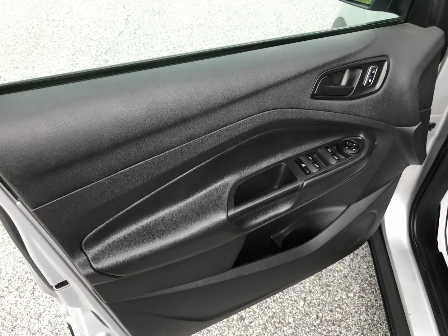 2016 Silver /Black Ford Escape S (1FMCU0F78GU) with an 2.5L L4 DOHC 16V engine, 6A transmission, located at 577 Chester Pike, Prospect Park, PA, 19076, (610) 237-1015, 39.886154, -75.302338 - 2016 Ford Escape S: Only 121k miles, great on gas, new PA inspection, SUPER CLEAN, runs LIKE NEW! This vehicle comes inspected and has been given a bumper to bumper safety check. It is very clean, reliable, and well maintained. We offer a unique pay plan that is known for being the easiest and fa- Photo#8