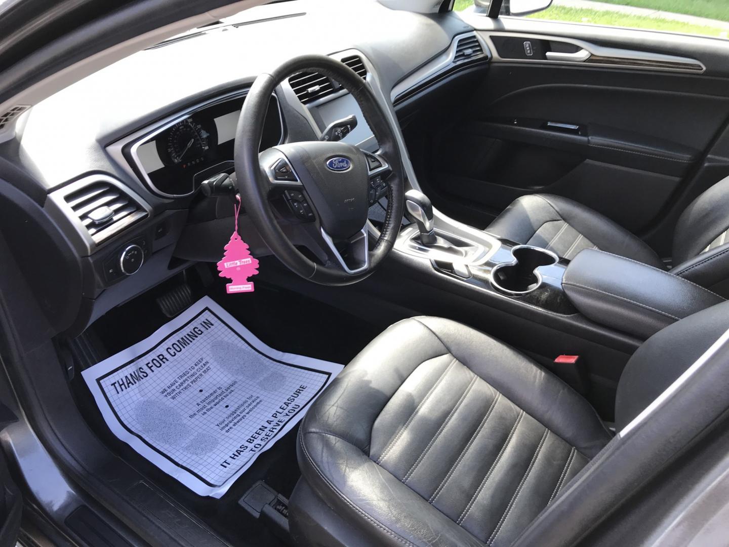 2016 Gray /Black Ford Fusion SE AWD (3FA6P0T90GR) with an 2.0L L4 DOHC 16V engine, 6A transmission, located at 577 Chester Pike, Prospect Park, PA, 19076, (610) 237-1015, 39.886154, -75.302338 - 2016 Ford Fusion SE AWD: Navigation system, remote start, backup camera, sunroof, new PA inspection, SUPER CLEAN, runs LIKE NEW! This vehicle comes inspected and has been given a bumper to bumper safety check. It is very clean, reliable, and well maintained. We offer a unique pay plan that is kno- Photo#8
