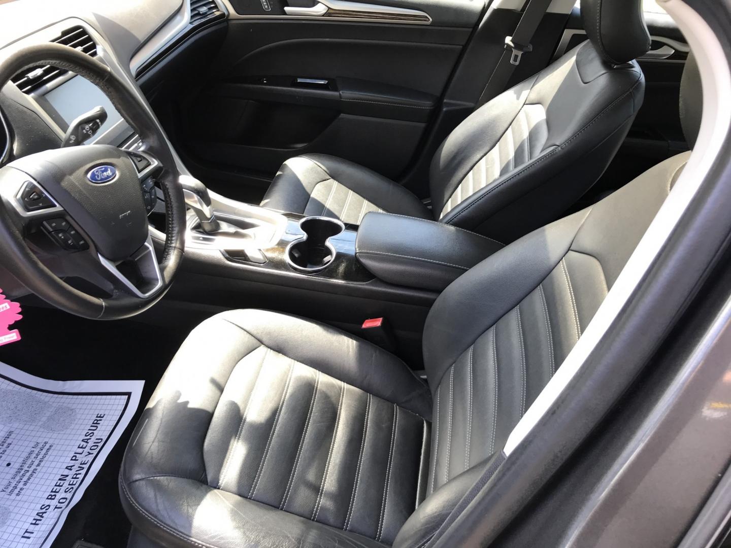 2016 Gray /Black Ford Fusion SE AWD (3FA6P0T90GR) with an 2.0L L4 DOHC 16V engine, 6A transmission, located at 577 Chester Pike, Prospect Park, PA, 19076, (610) 237-1015, 39.886154, -75.302338 - 2016 Ford Fusion SE AWD: Navigation system, remote start, backup camera, sunroof, new PA inspection, SUPER CLEAN, runs LIKE NEW! This vehicle comes inspected and has been given a bumper to bumper safety check. It is very clean, reliable, and well maintained. We offer a unique pay plan that is kno- Photo#10