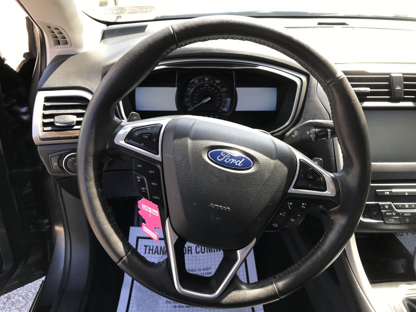 2016 Gray /Black Ford Fusion SE AWD (3FA6P0T90GR) with an 2.0L L4 DOHC 16V engine, 6A transmission, located at 577 Chester Pike, Prospect Park, PA, 19076, (610) 237-1015, 39.886154, -75.302338 - 2016 Ford Fusion SE AWD: Navigation system, remote start, backup camera, sunroof, new PA inspection, SUPER CLEAN, runs LIKE NEW! This vehicle comes inspected and has been given a bumper to bumper safety check. It is very clean, reliable, and well maintained. We offer a unique pay plan that is kno- Photo#12