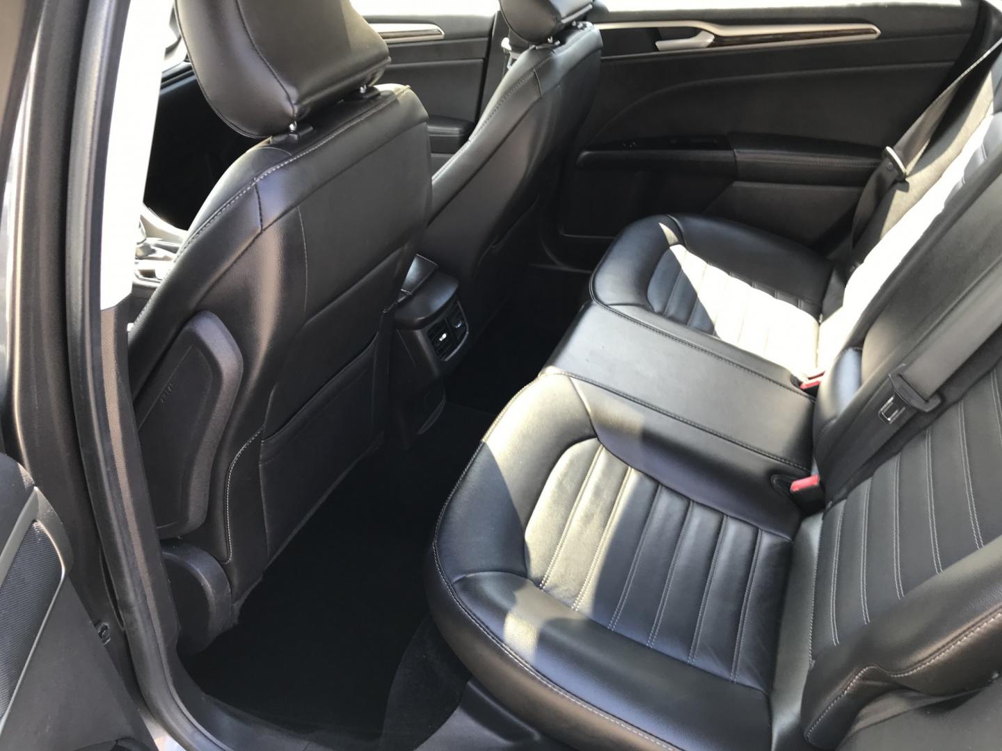 2016 Gray /Black Ford Fusion SE AWD (3FA6P0T90GR) with an 2.0L L4 DOHC 16V engine, 6A transmission, located at 577 Chester Pike, Prospect Park, PA, 19076, (610) 237-1015, 39.886154, -75.302338 - 2016 Ford Fusion SE AWD: Navigation system, remote start, backup camera, sunroof, new PA inspection, SUPER CLEAN, runs LIKE NEW! This vehicle comes inspected and has been given a bumper to bumper safety check. It is very clean, reliable, and well maintained. We offer a unique pay plan that is kno- Photo#19