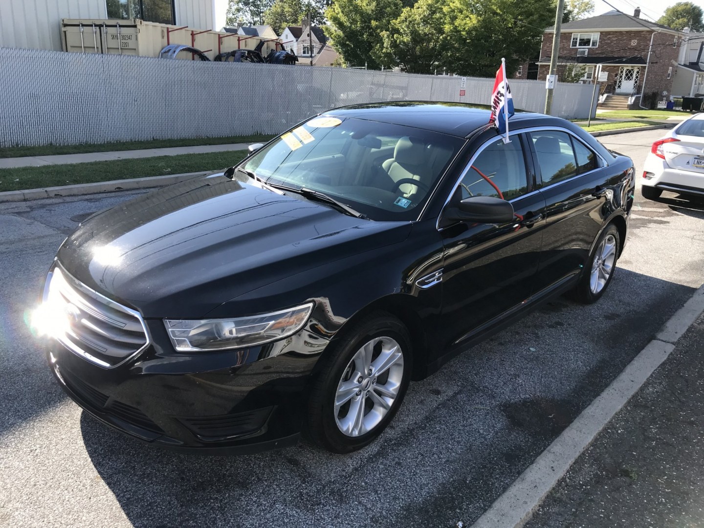 2017 Black /Beige Ford Taurus SE FWD (1FAHP2D85HG) with an 3.5L V6 DOHC 24V engine, 6A transmission, located at 577 Chester Pike, Prospect Park, PA, 19076, (610) 237-1015, 39.886154, -75.302338 - 2017 Ford Taurus SE: New PA inspection, backup camera, SUPER CLEAN, runs LIKE NEW! This vehicle comes inspected and has been given a bumper to bumper safety check. It is very clean, reliable, and well maintained. We offer a unique pay plan that is known for being the easiest and fastest financing- Photo#3