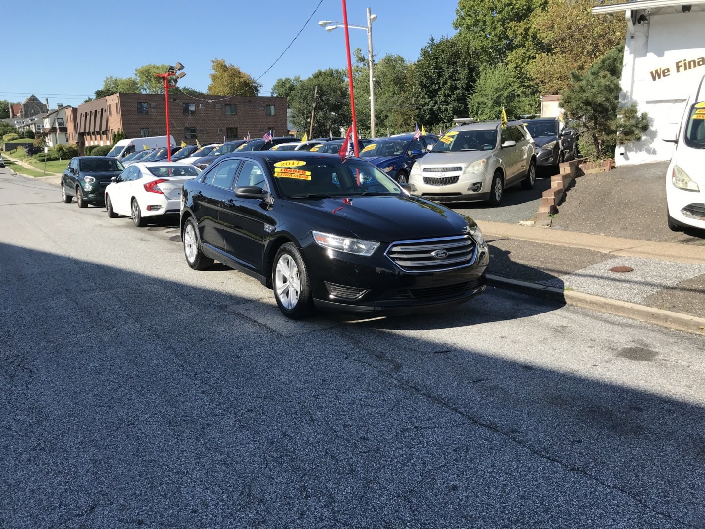 2017 Black /Beige Ford Taurus SE FWD (1FAHP2D85HG) with an 3.5L V6 DOHC 24V engine, 6A transmission, located at 577 Chester Pike, Prospect Park, PA, 19076, (610) 237-1015, 39.886154, -75.302338 - 2017 Ford Taurus SE: New PA inspection, backup camera, SUPER CLEAN, runs LIKE NEW! This vehicle comes inspected and has been given a bumper to bumper safety check. It is very clean, reliable, and well maintained. We offer a unique pay plan that is known for being the easiest and fastest financing- Photo#1