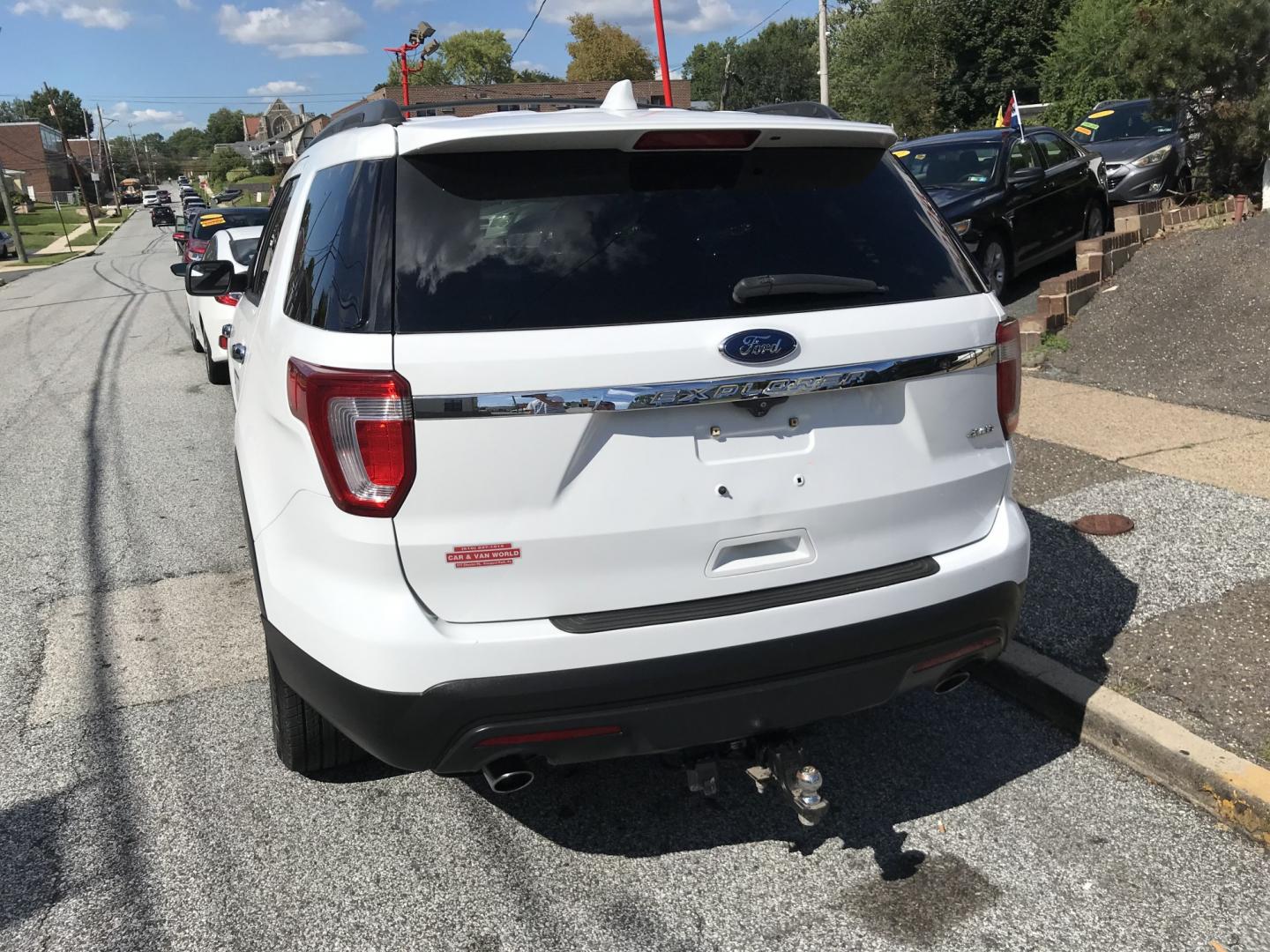 2017 White /Tan Ford Explorer 4WD (1FM5K8B86HG) with an 3.5L V6 DOHC 24V engine, 6A transmission, located at 577 Chester Pike, Prospect Park, PA, 19076, (610) 237-1015, 39.886154, -75.302338 - 2017 Ford Explorer: 3rd Row seating, backup camera, 4WD, new PA inspection, SUPER CLEAN, runs LIKE NEW! This vehicle comes inspected and has been given a bumper to bumper safety check. It is very clean, reliable, and well maintained. We offer a unique pay plan that is known for being the easiest- Photo#5